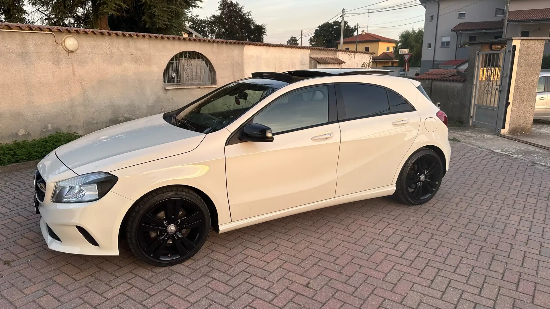 Mercedes-Benz A 180 d 7G-DCT Activity Edition - 2