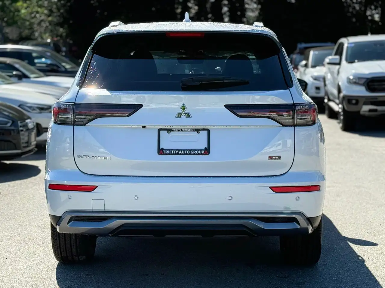 Mitsubishi Outlander снимка Mitsubishi Outlander