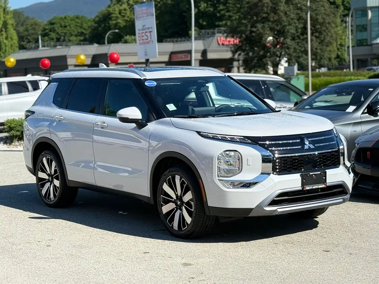 Mitsubishi Outlander снимка Mitsubishi Outlander