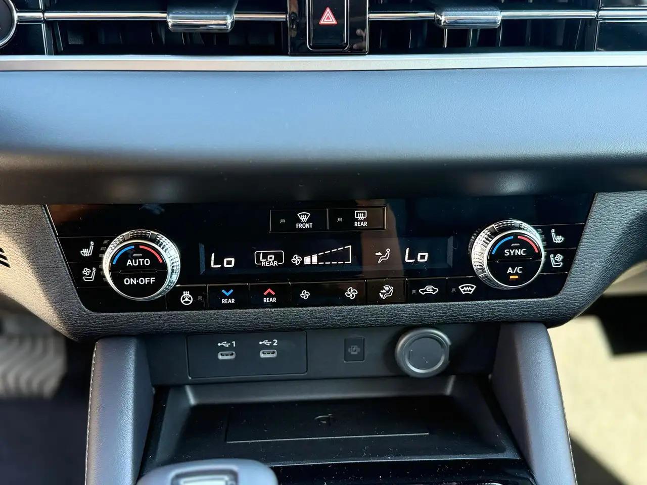 Mitsubishi Outlander снимка Mitsubishi Outlander