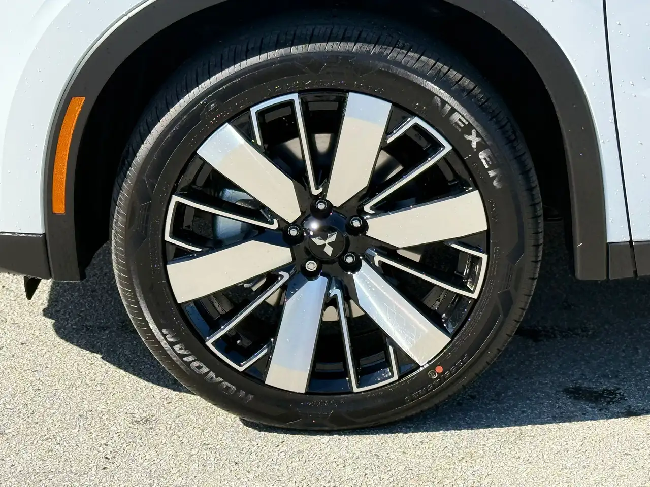 Mitsubishi Outlander снимка Mitsubishi Outlander