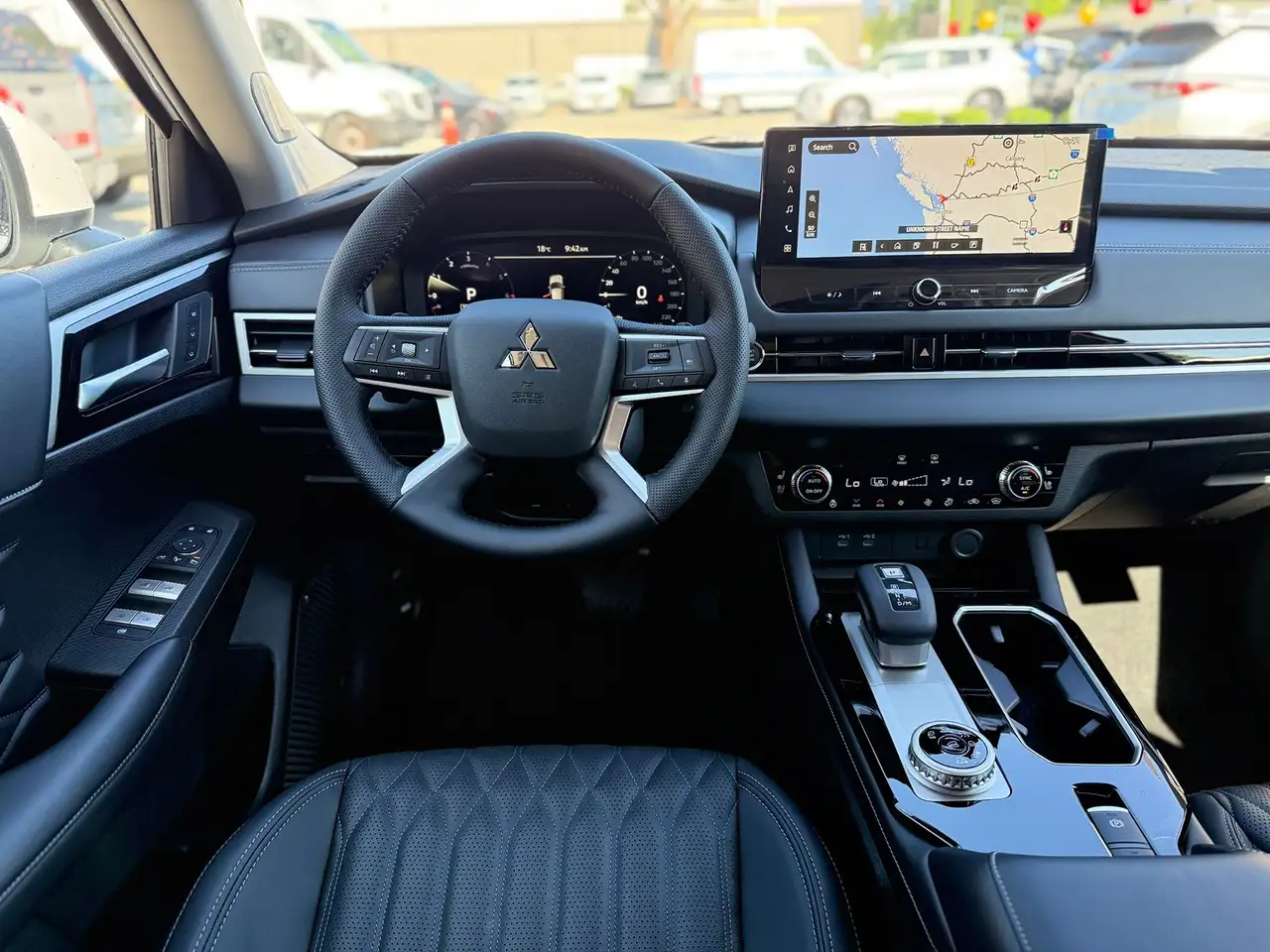 Mitsubishi Outlander снимка Mitsubishi Outlander