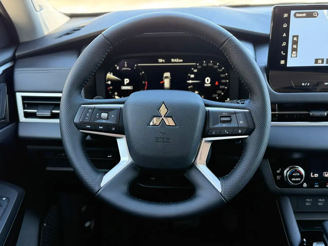 Mitsubishi Outlander снимка Mitsubishi Outlander