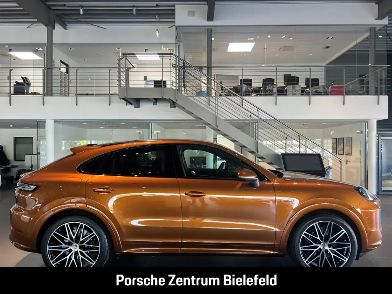 Porsche Cayenne E-Hybrid Coupe HA-Lenkung Sportabgas 7