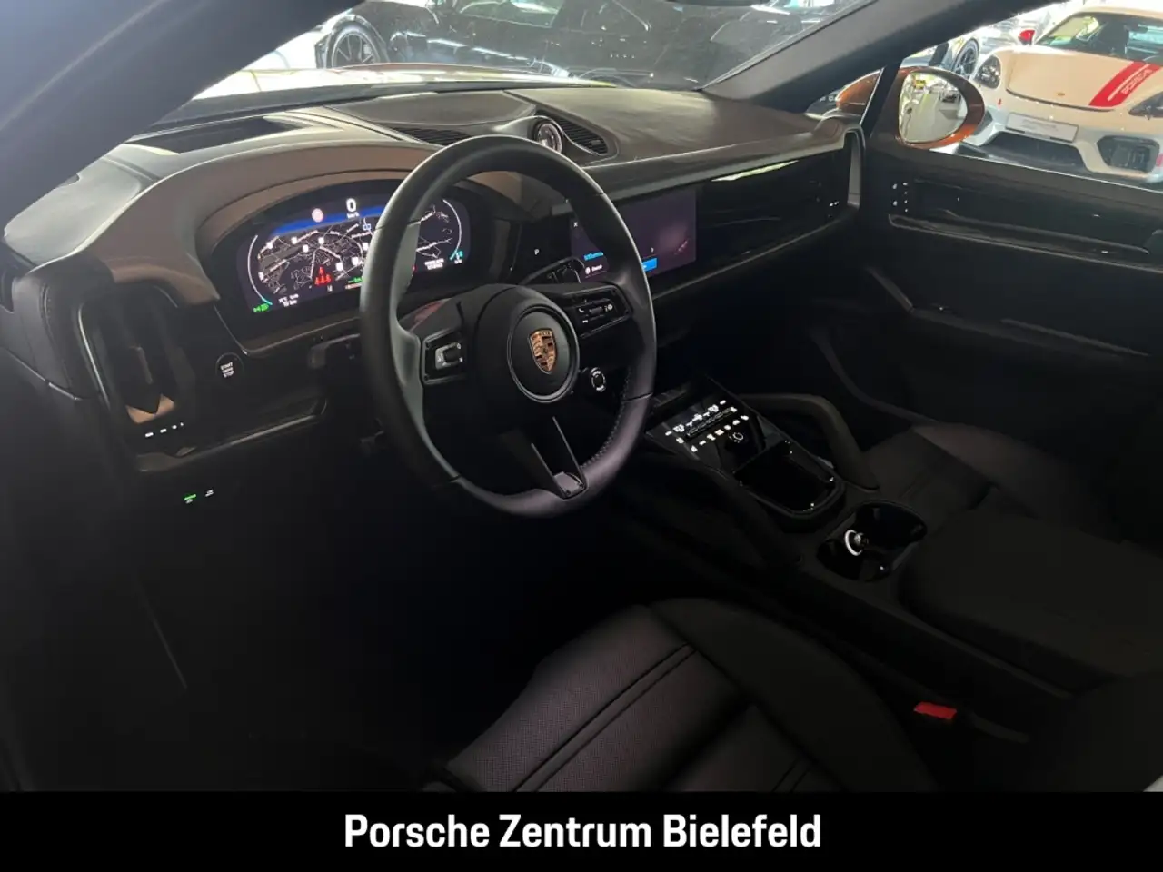 Porsche Cayenne E-Hybrid Coupe HA-Lenkung Sportabgas 11