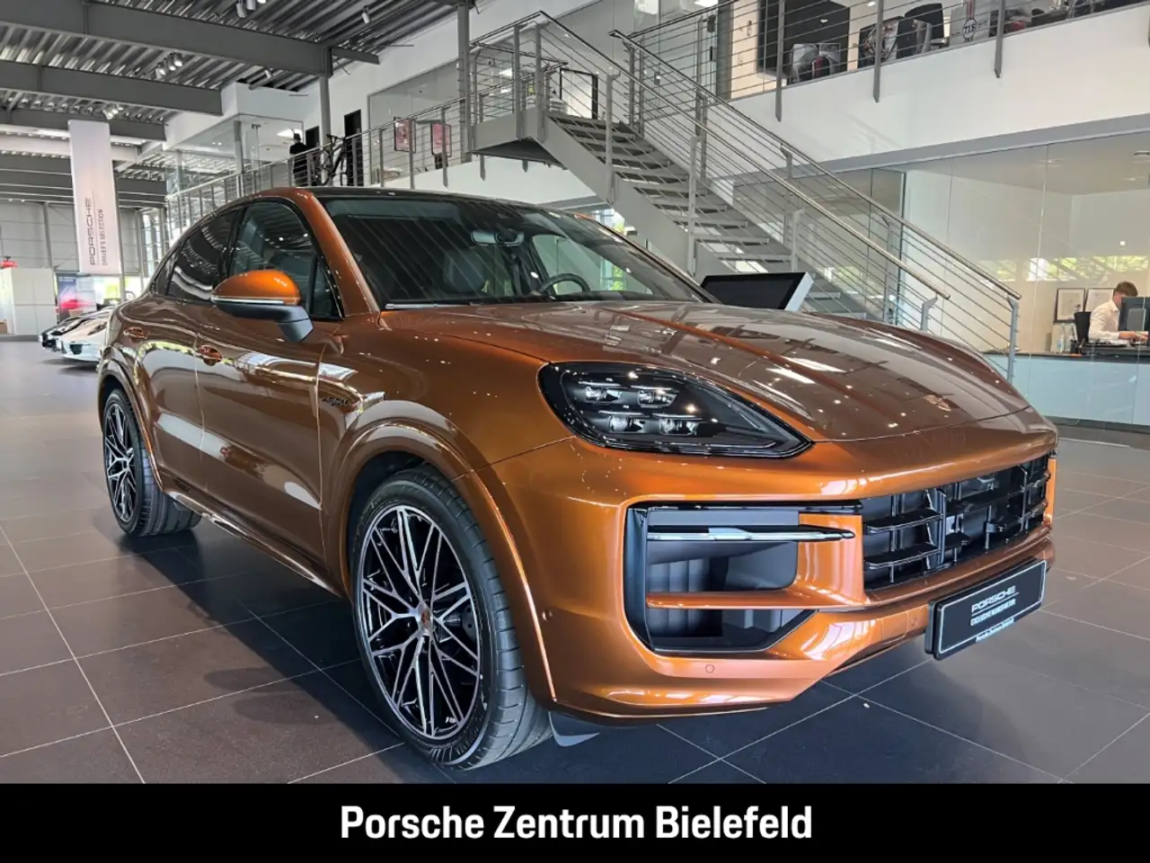 Porsche Cayenne E-Hybrid Coupe HA-Lenkung Sportabgas 9