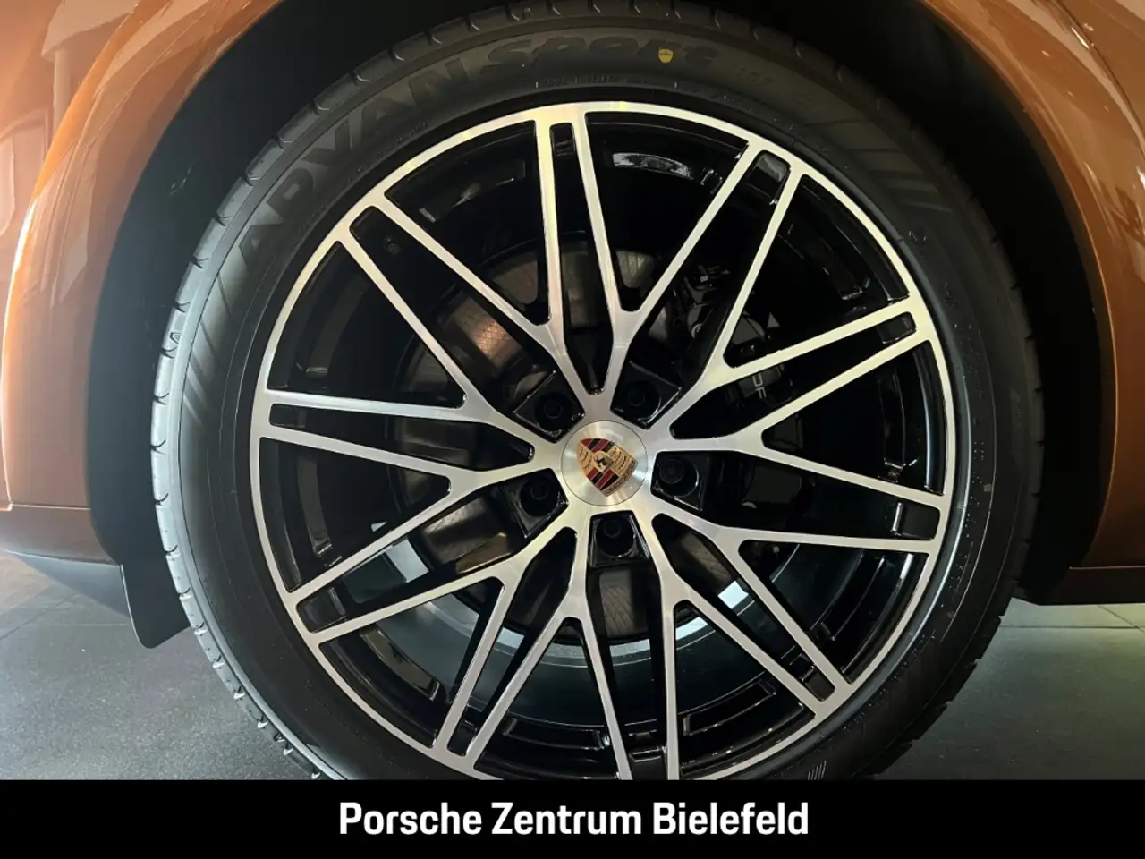 Porsche Cayenne E-Hybrid Coupe HA-Lenkung Sportabgas 6