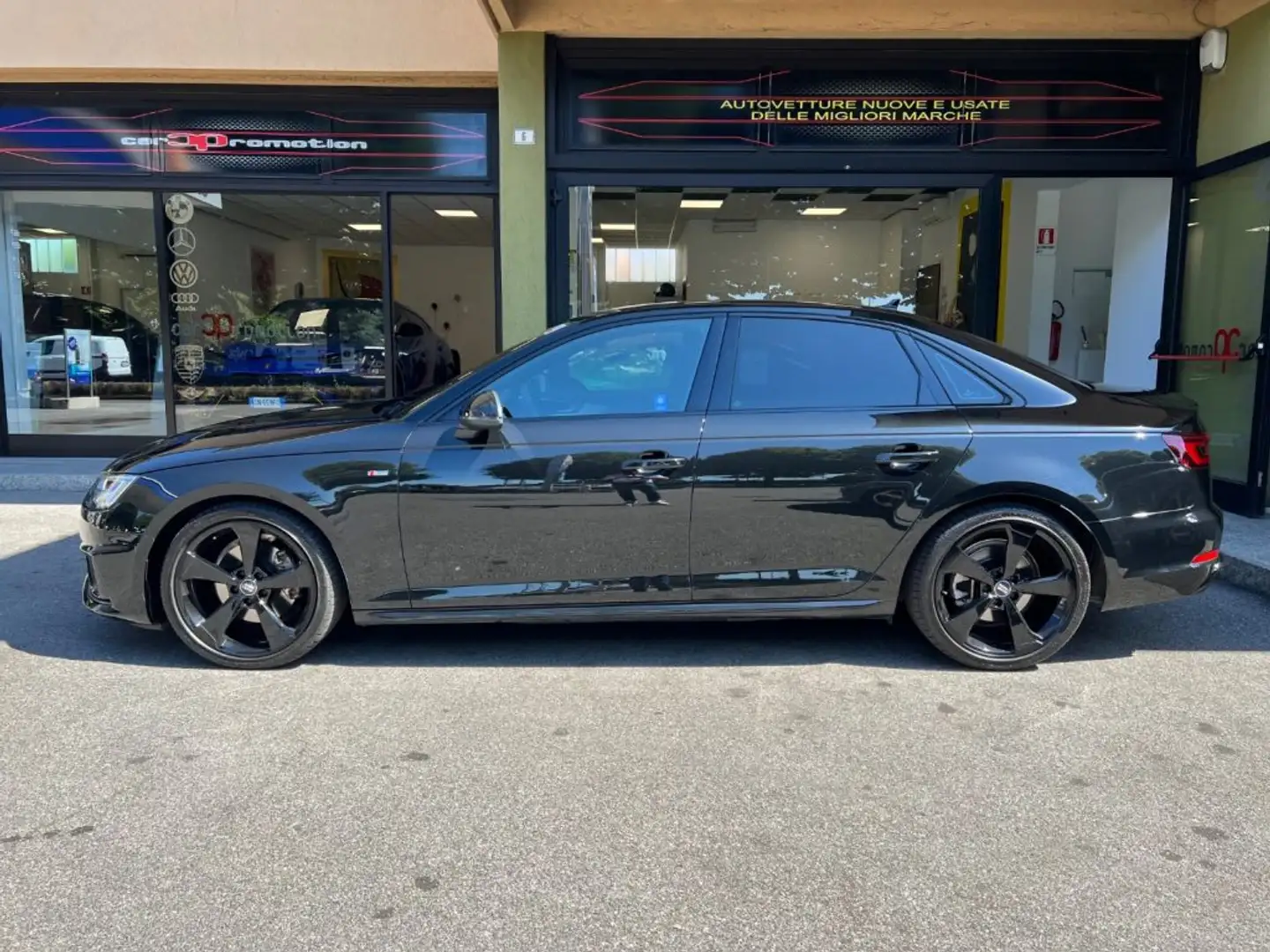 Audi A4 40 TFSI S tronic S line Nero - 2