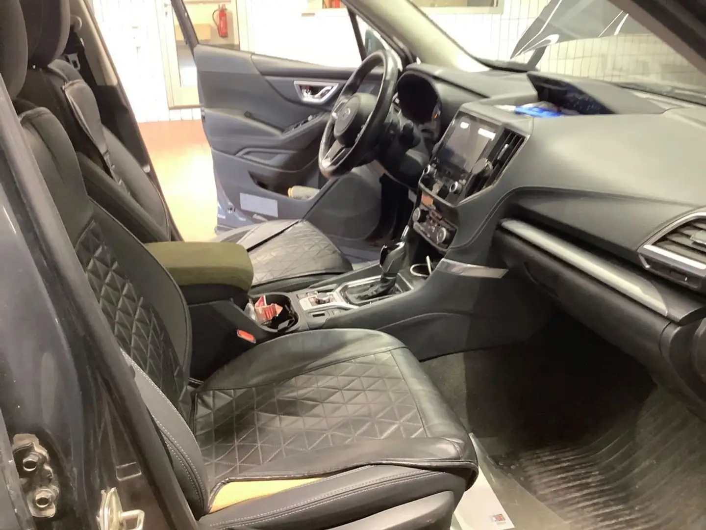 Subaru Forester Forester 2.0 Active Grau - 2