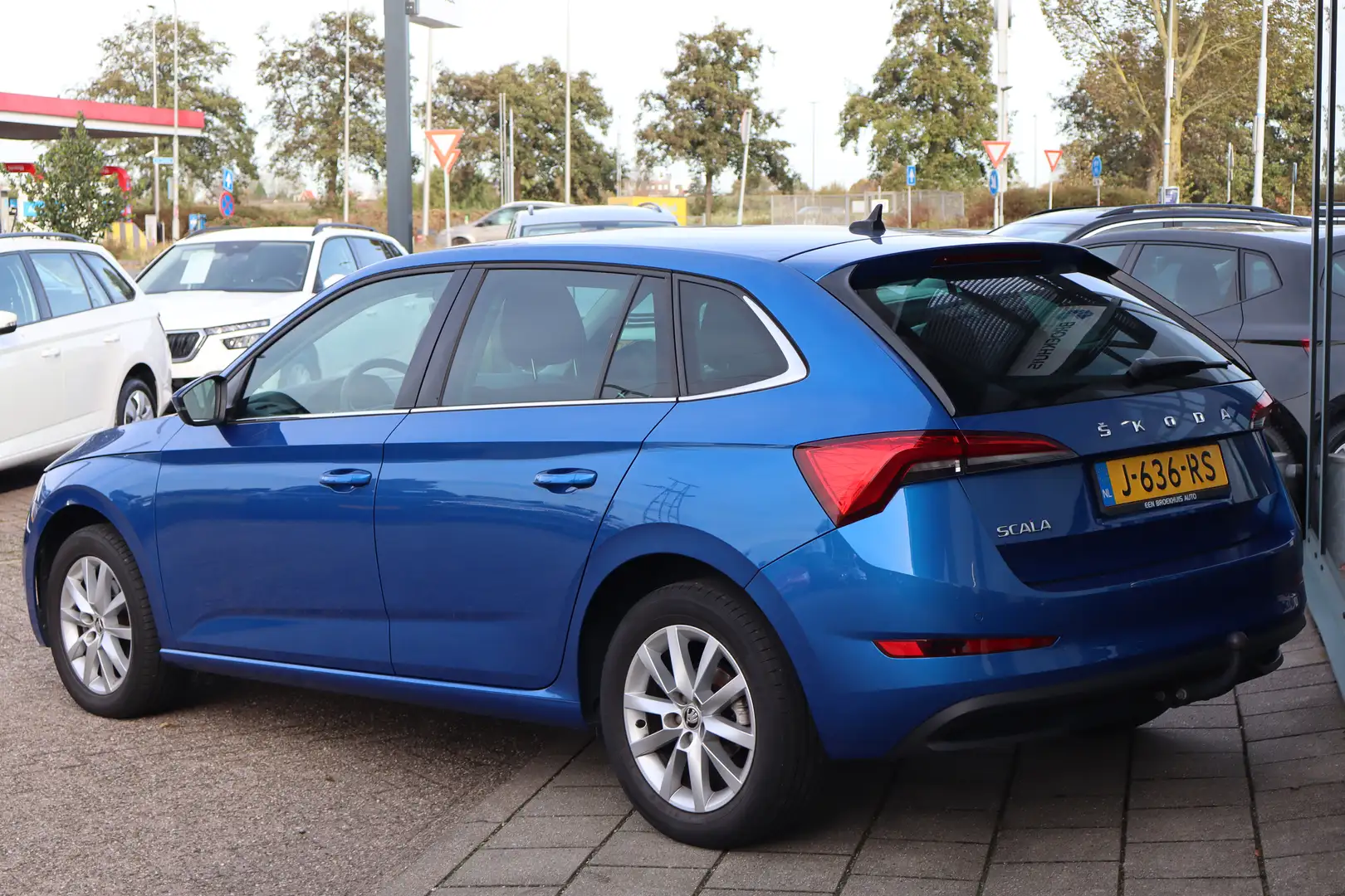 Skoda Scala 150PK 1.5 TSI Business Edition Automaat | Apple Ca Blauw - 2