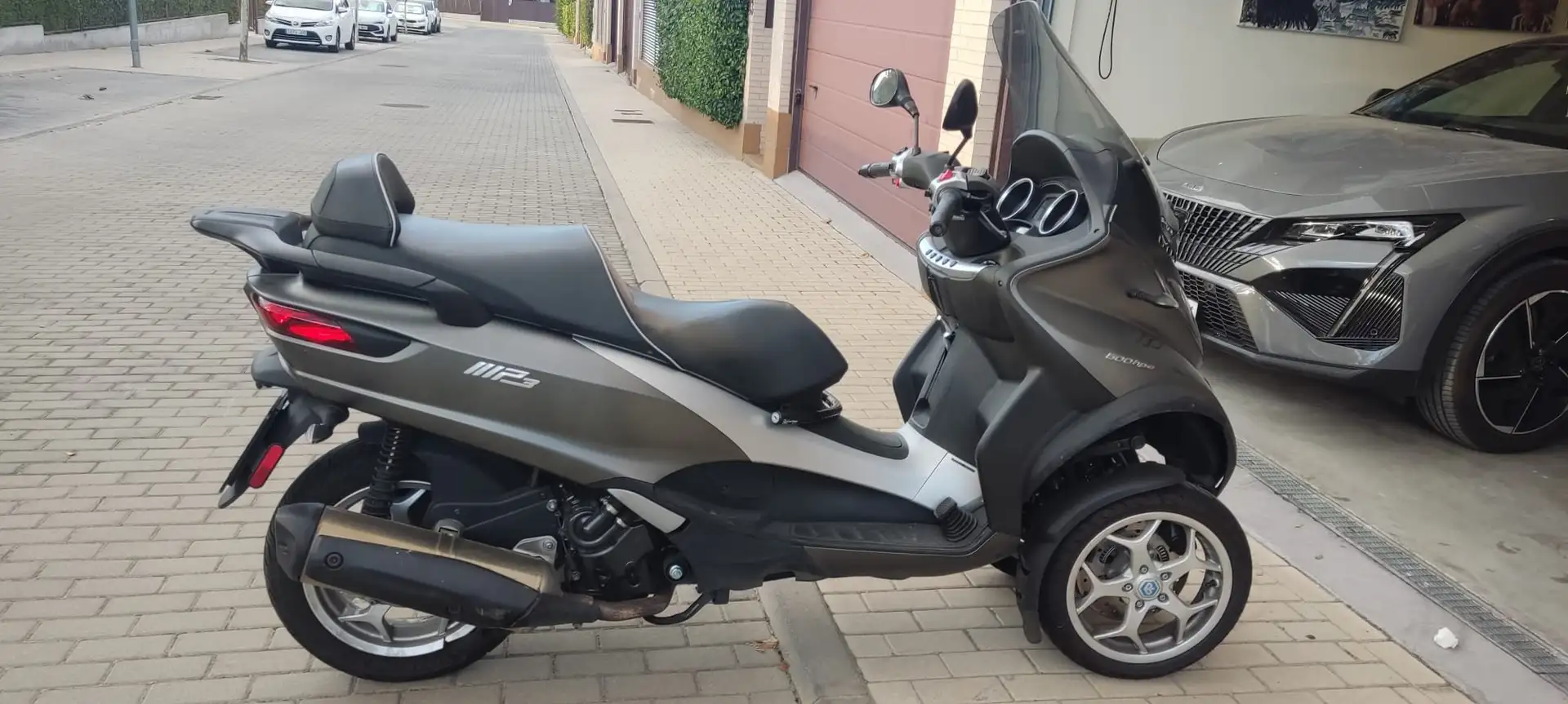 Piaggio MP3 500 Business 500CC Hp-e ABS Plateado - 1