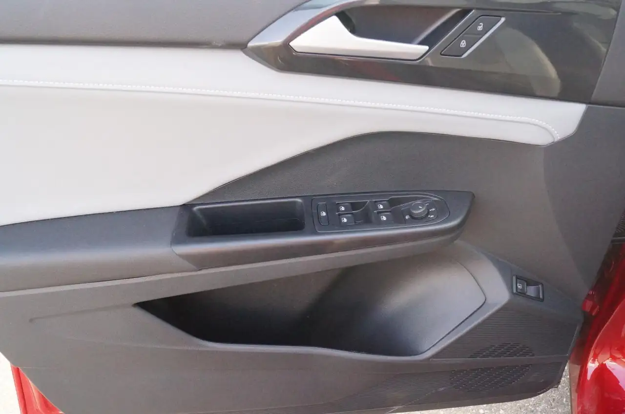 Volkswagen Taos снимка Volkswagen Taos
