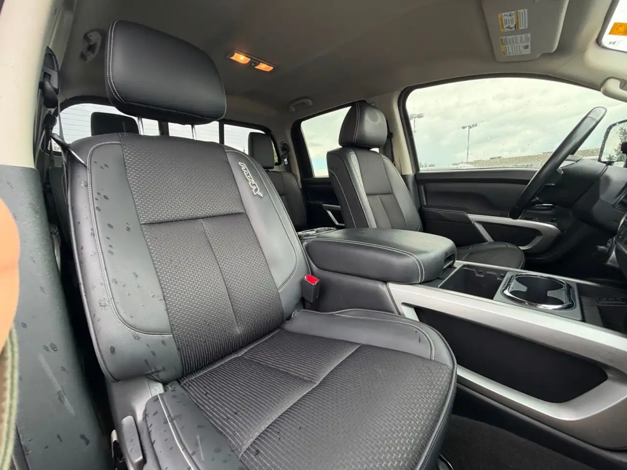 Nissan Titan снимка Nissan Titan