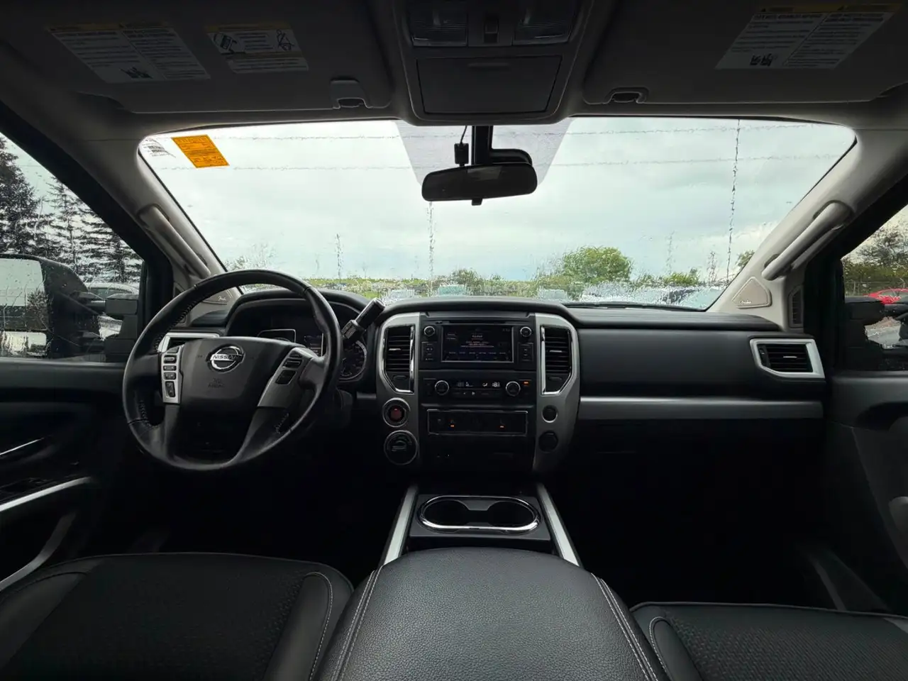 Nissan Titan снимка Nissan Titan