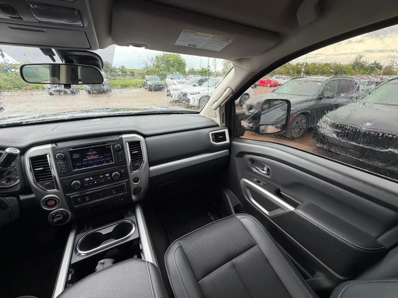 Nissan Titan снимка Nissan Titan