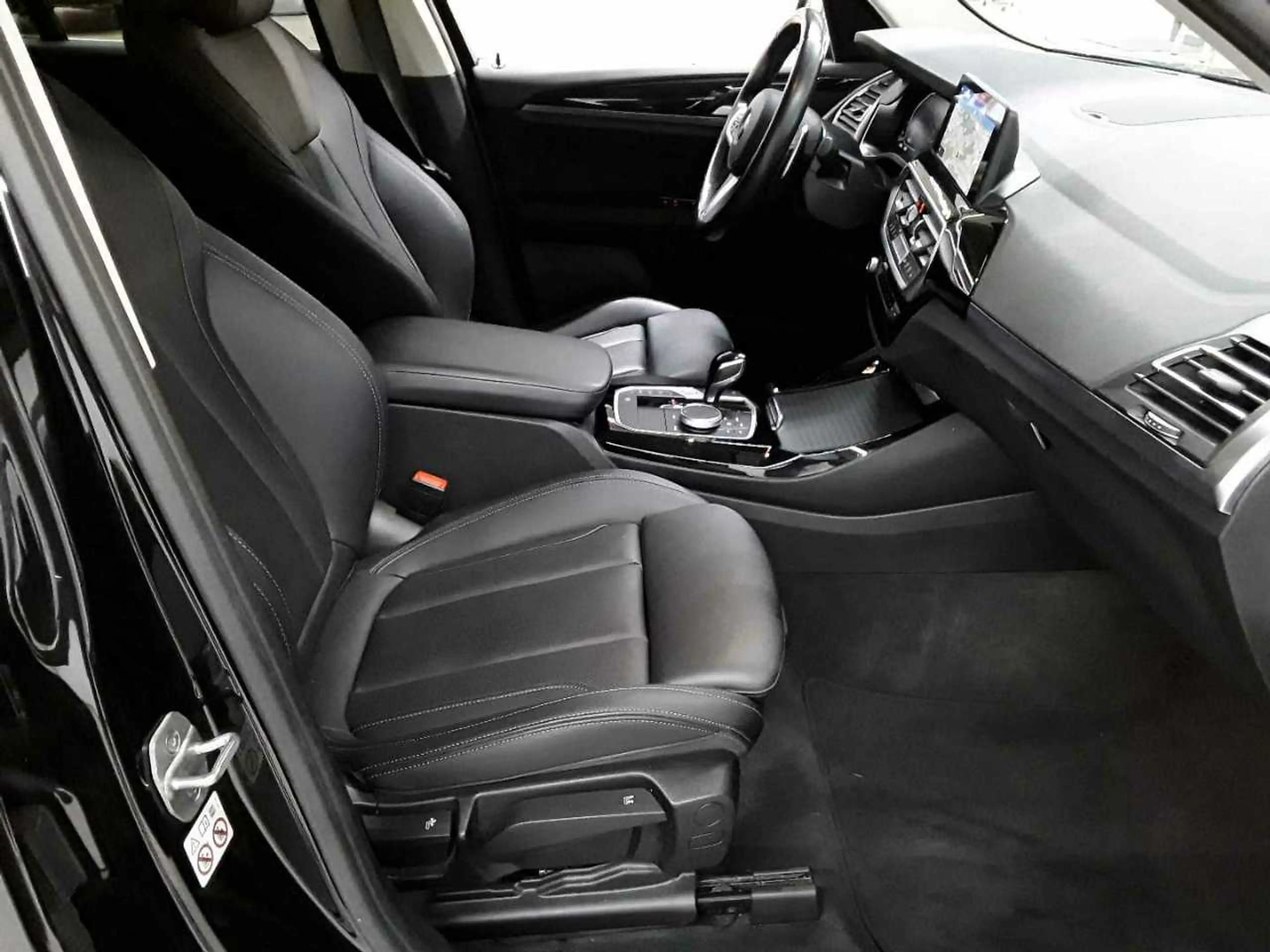 BMW X3 X3 xDrive20d Aut. Navi HuD AHK Leder — photo 8