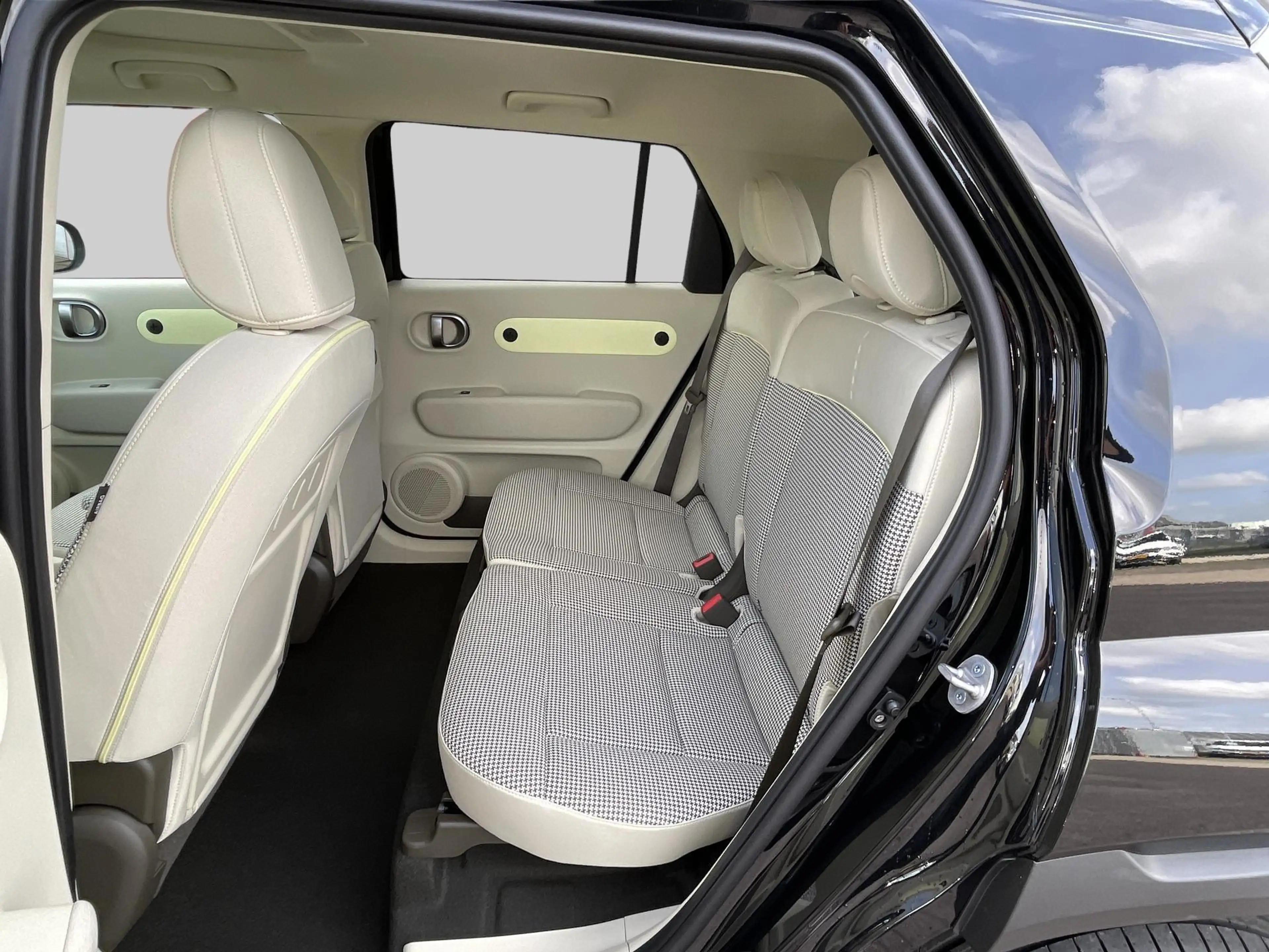 Hyundai Inster Pulse Advanced 42 kWh VAN €27.790 VOOR €25.790 — photo 6