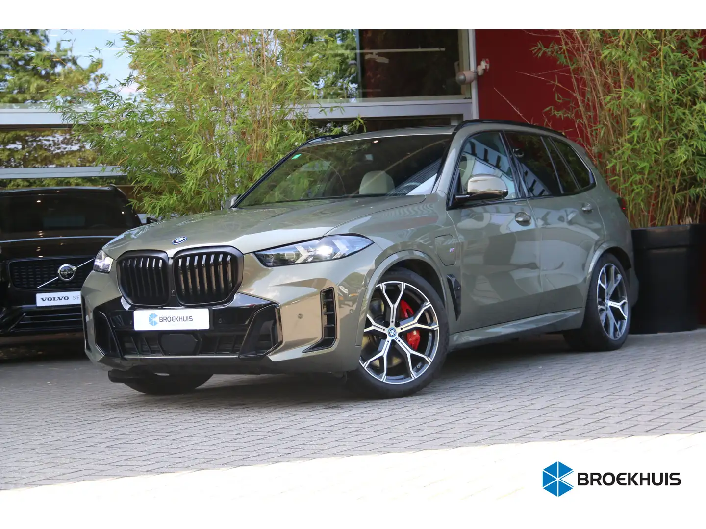 BMW X5 xDrive50e | Trekhaak | Head-up | Soft-close | Pano Geel - 1