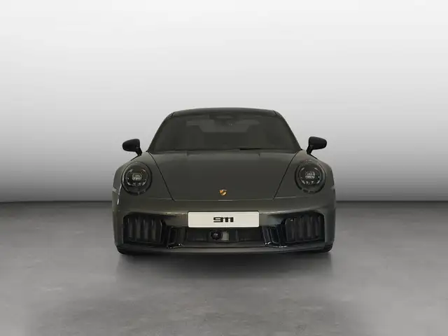 Porsche 911 view 8