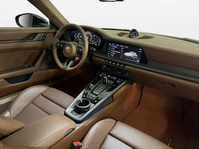 Porsche 911 view 10
