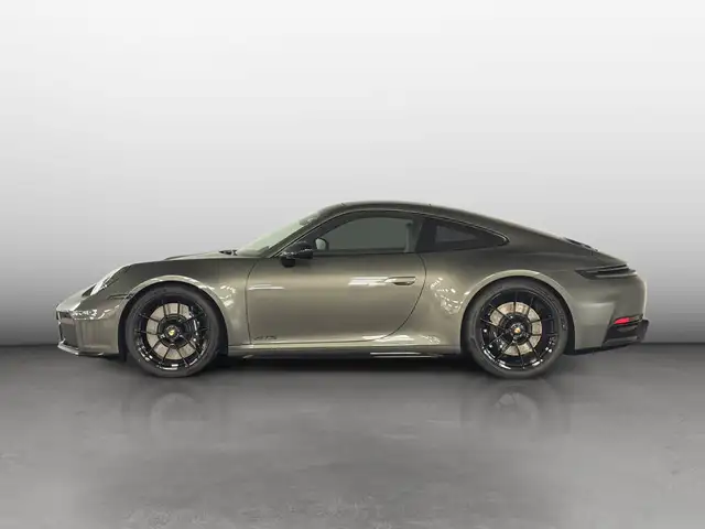 Porsche 911 view 2