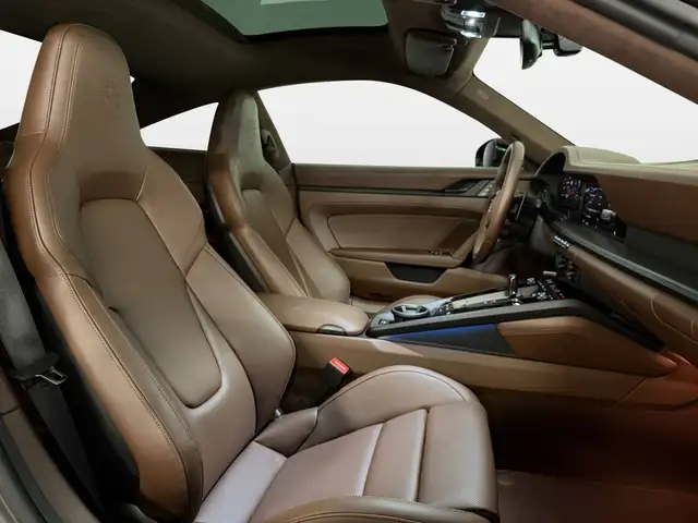 Porsche 911 view 12