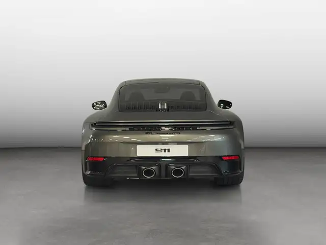 Porsche 911 view 4