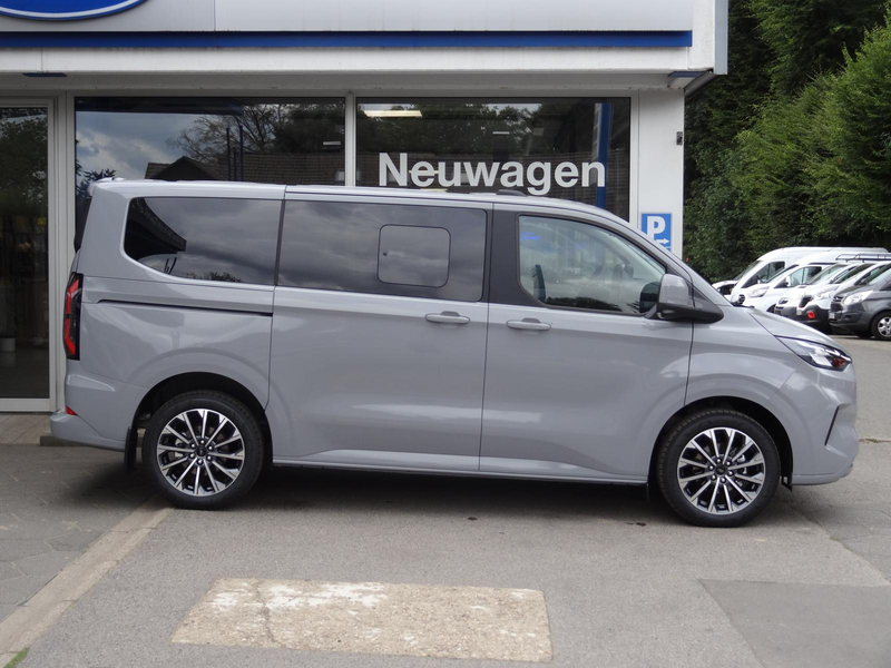 Ford Tourneo Custom L1 Titanium-X AUT AHK TWA ACC 19" — photo 4