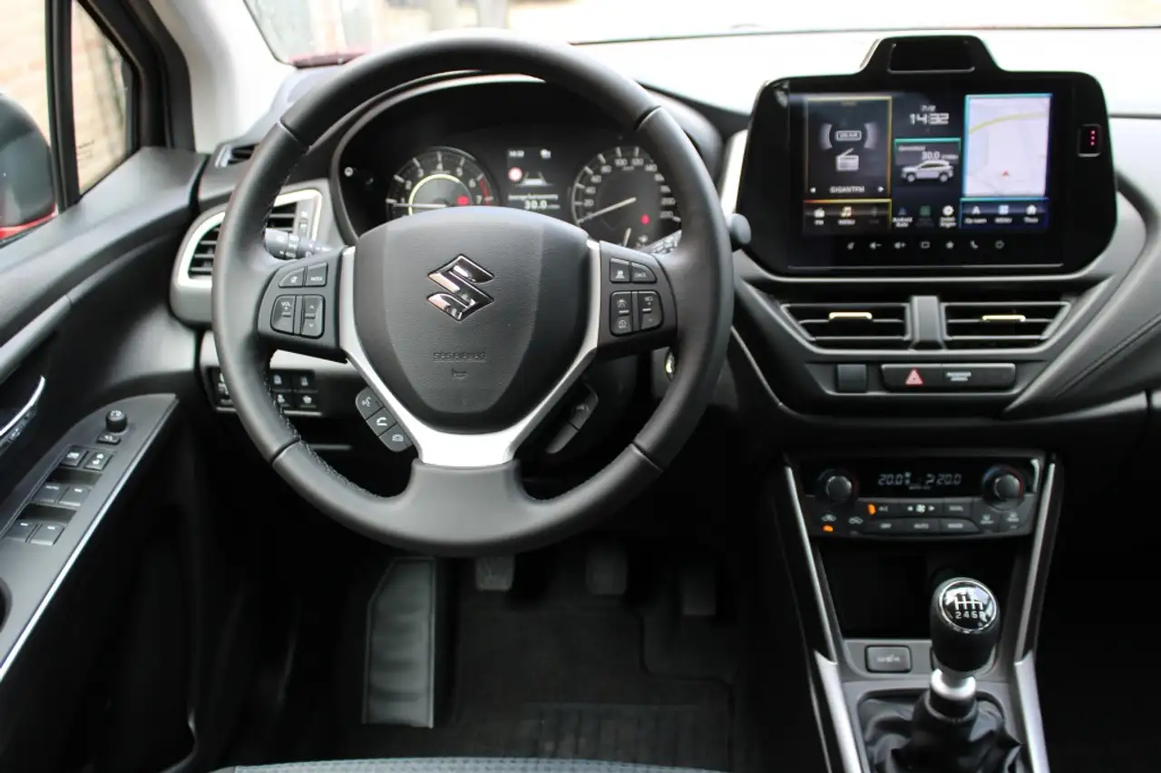 Suzuki S-Cross 2025