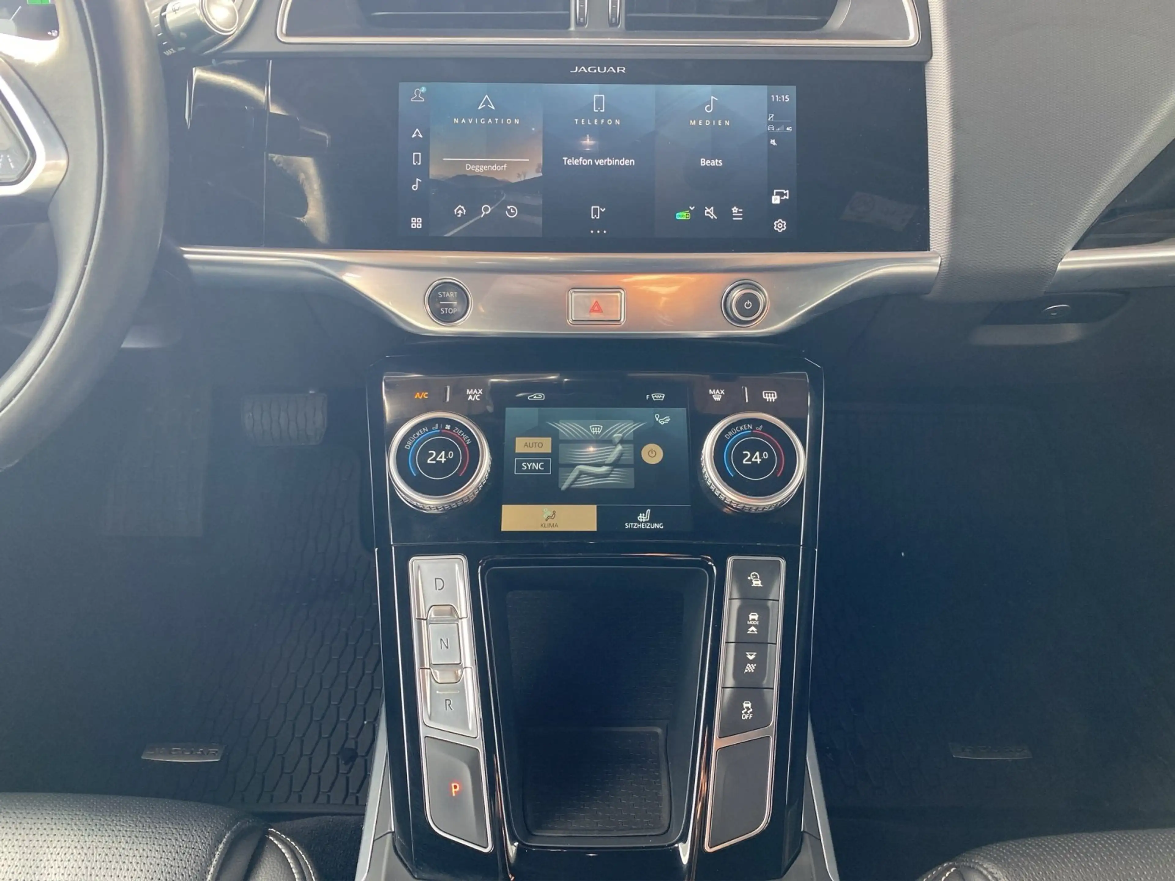 Jaguar I-Pace EV320 SE FLA HUD ParkAss. SpurW SpurH — photo 11