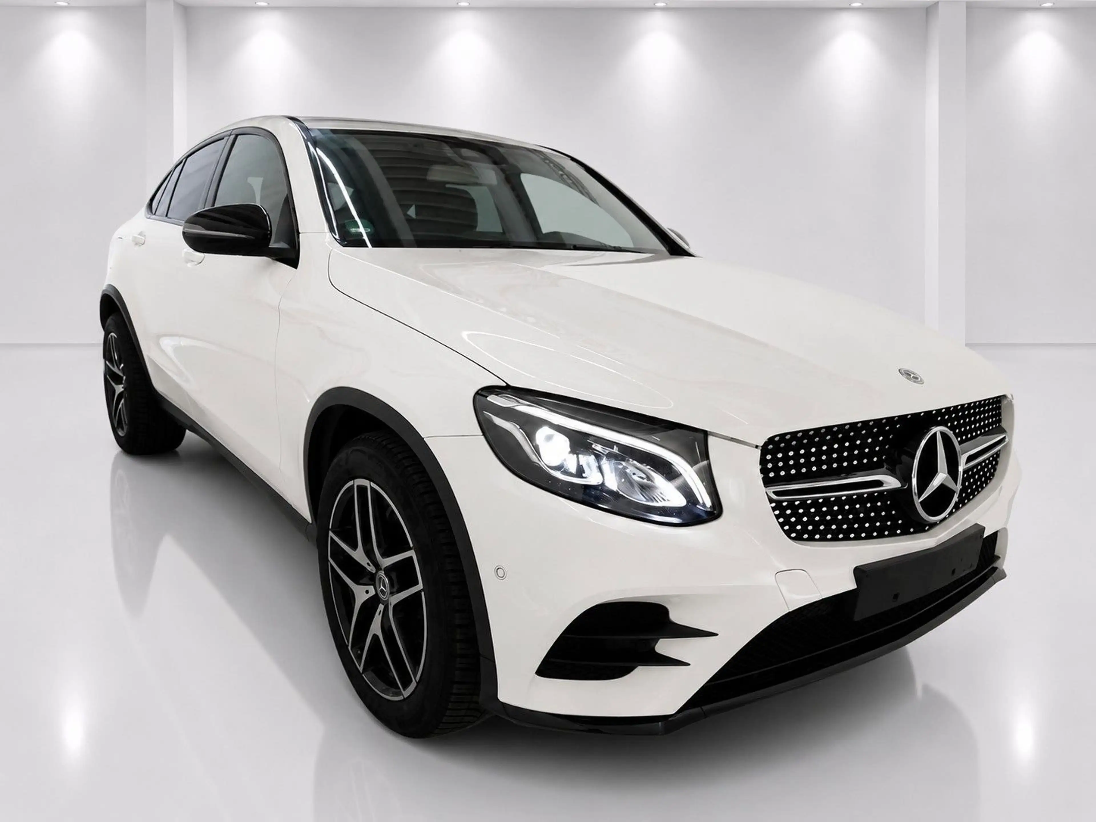 Mercedes-Benz GLC 250 Coupe  4Matic AMG Line — photo 2