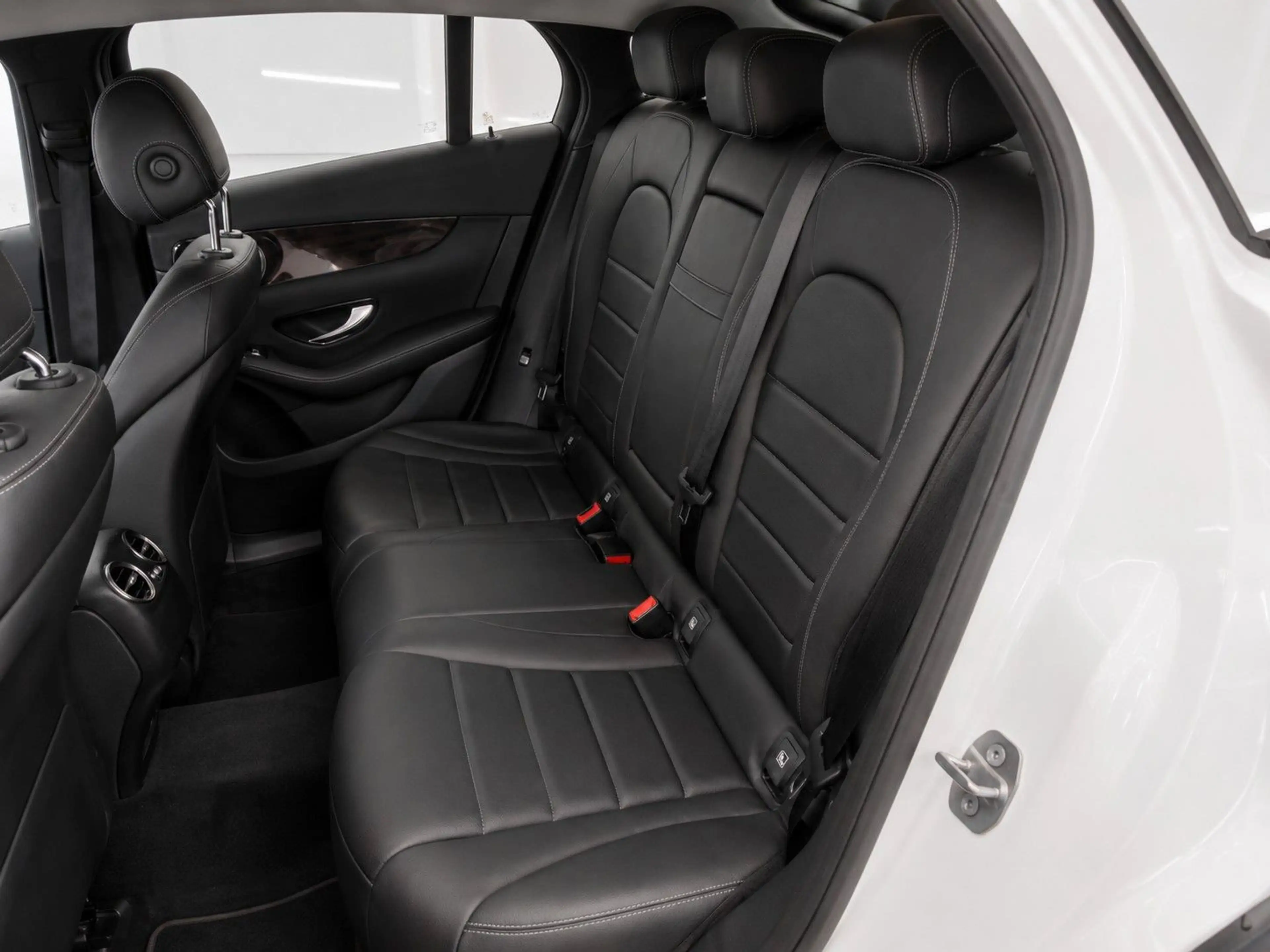 Mercedes-Benz GLC 250 Coupe  4Matic AMG Line — photo 12