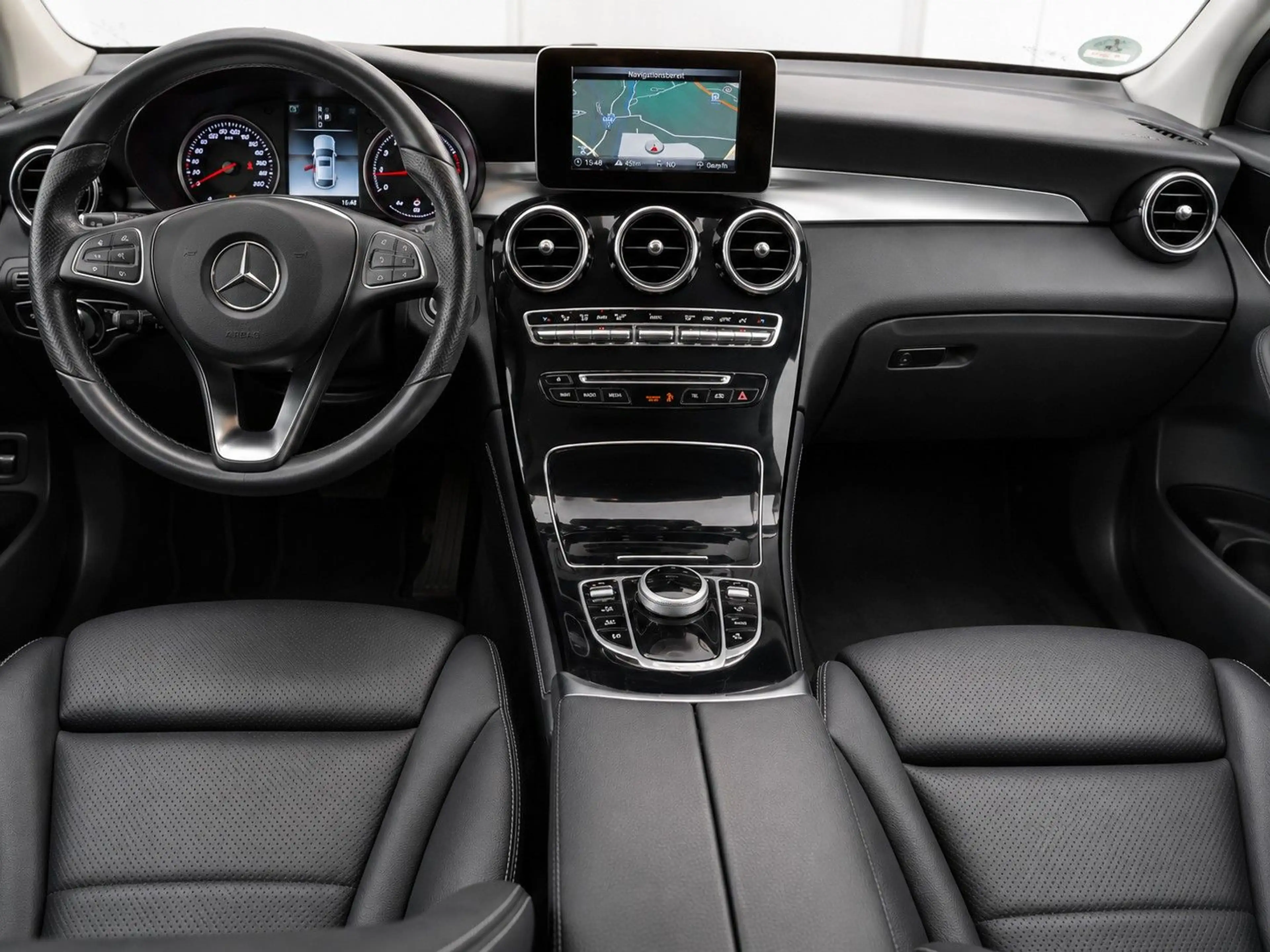 Mercedes-Benz GLC 250 Coupe  4Matic AMG Line — photo 11