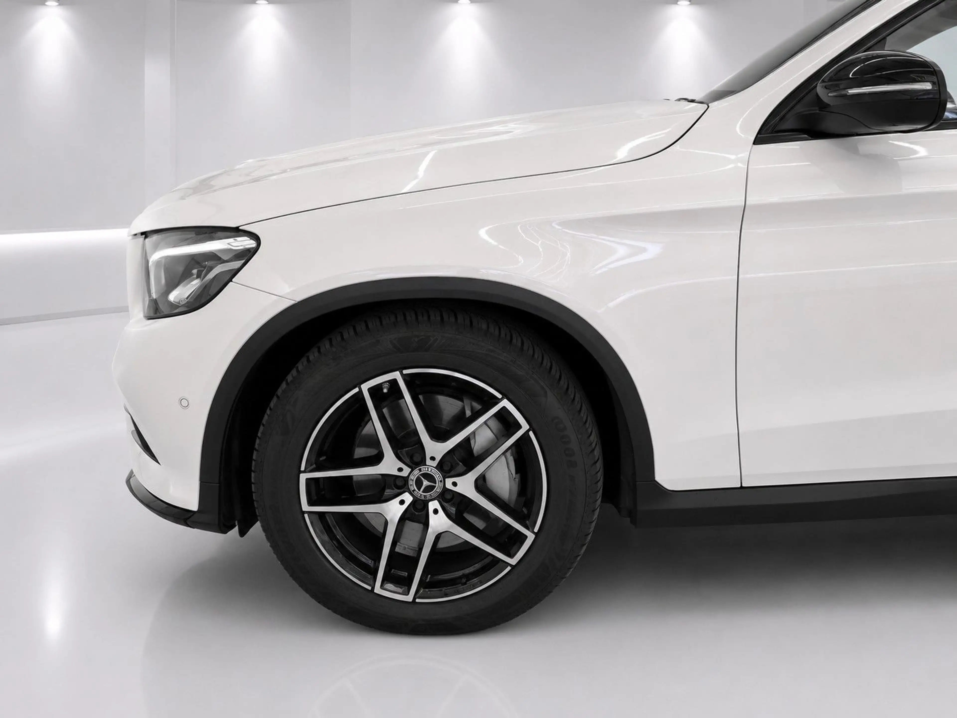 Mercedes-Benz GLC 250 Coupe  4Matic AMG Line — photo 9