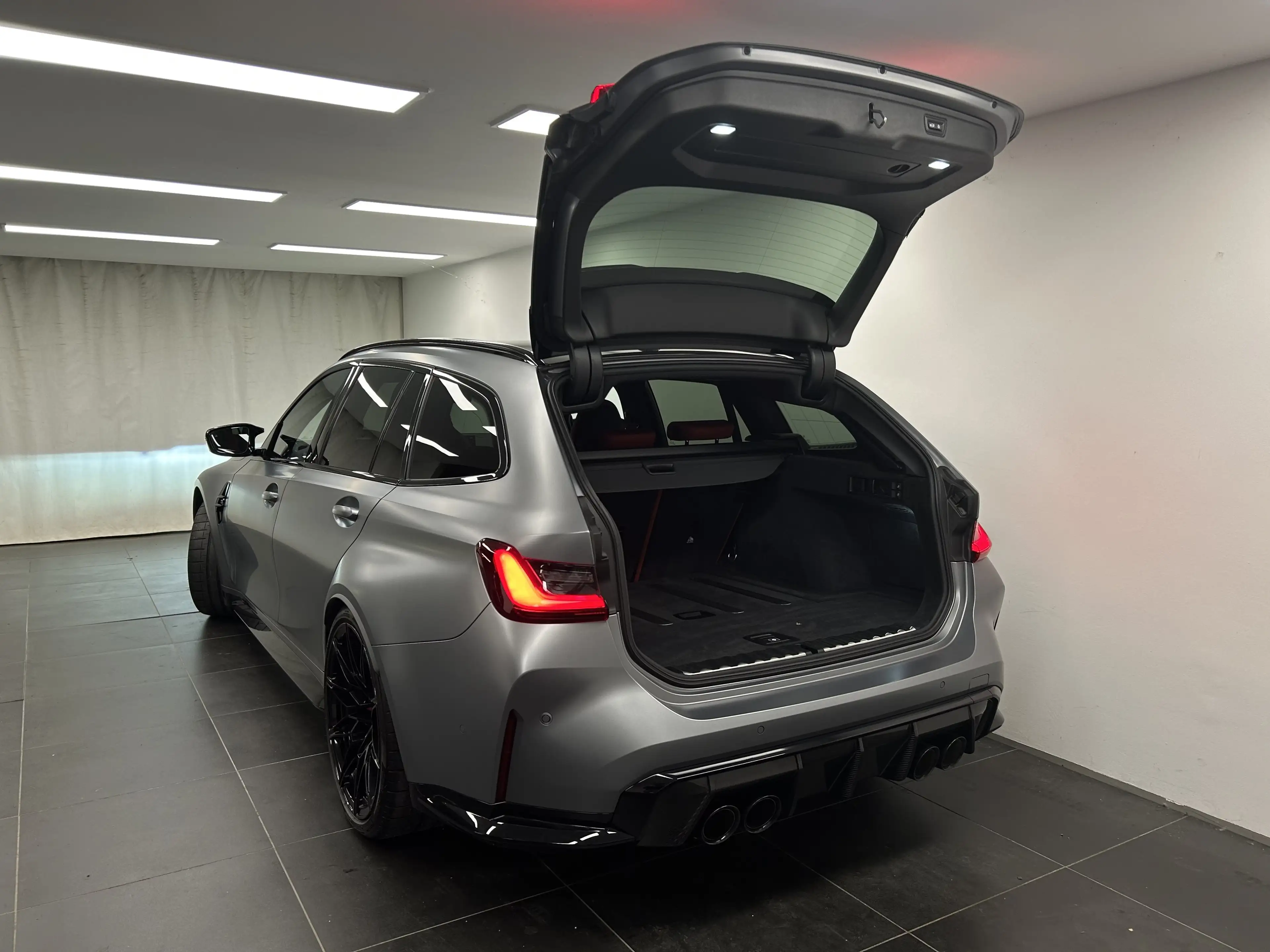 BMW M3 Competition M xDrive Touring — photo 12