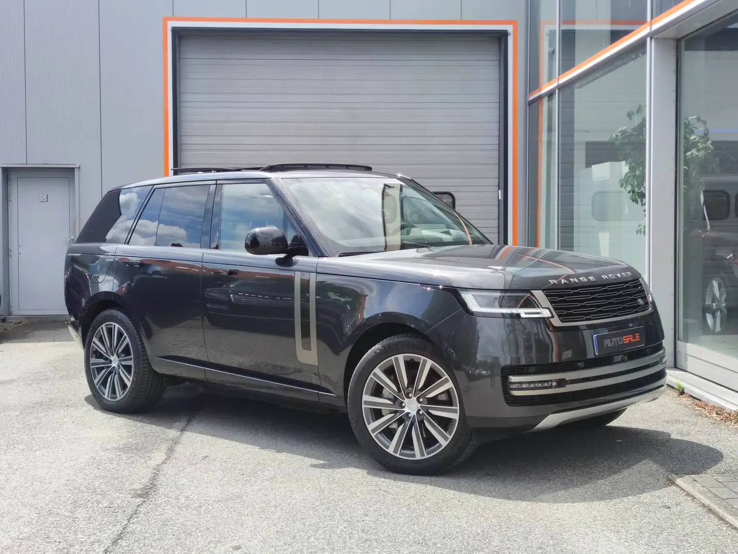 Land Rover Range Rover P510e HSE Panorama/AHK/4WS/HUD Grijs - 2