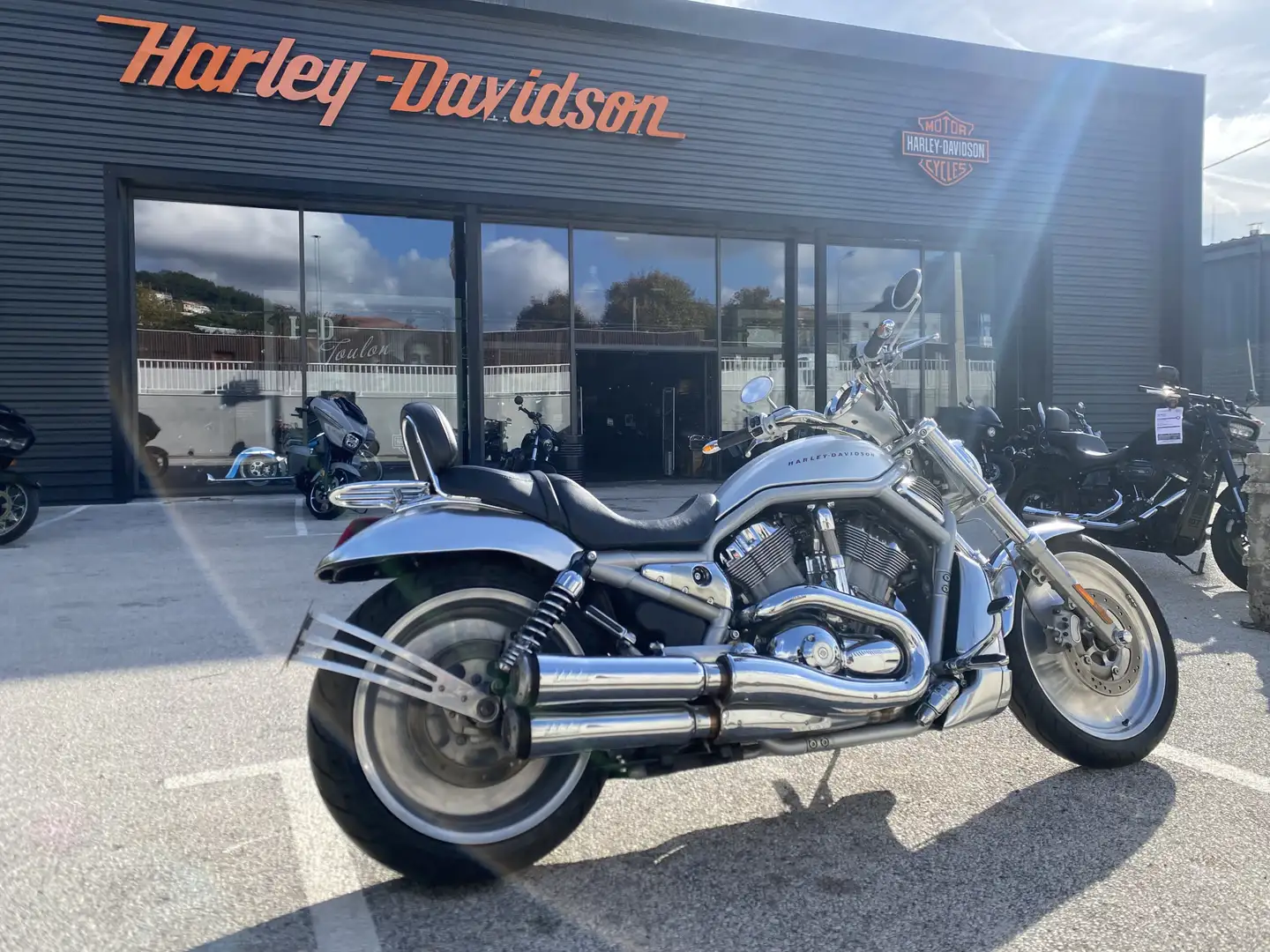 Harley-Davidson V-Rod Silber - 1