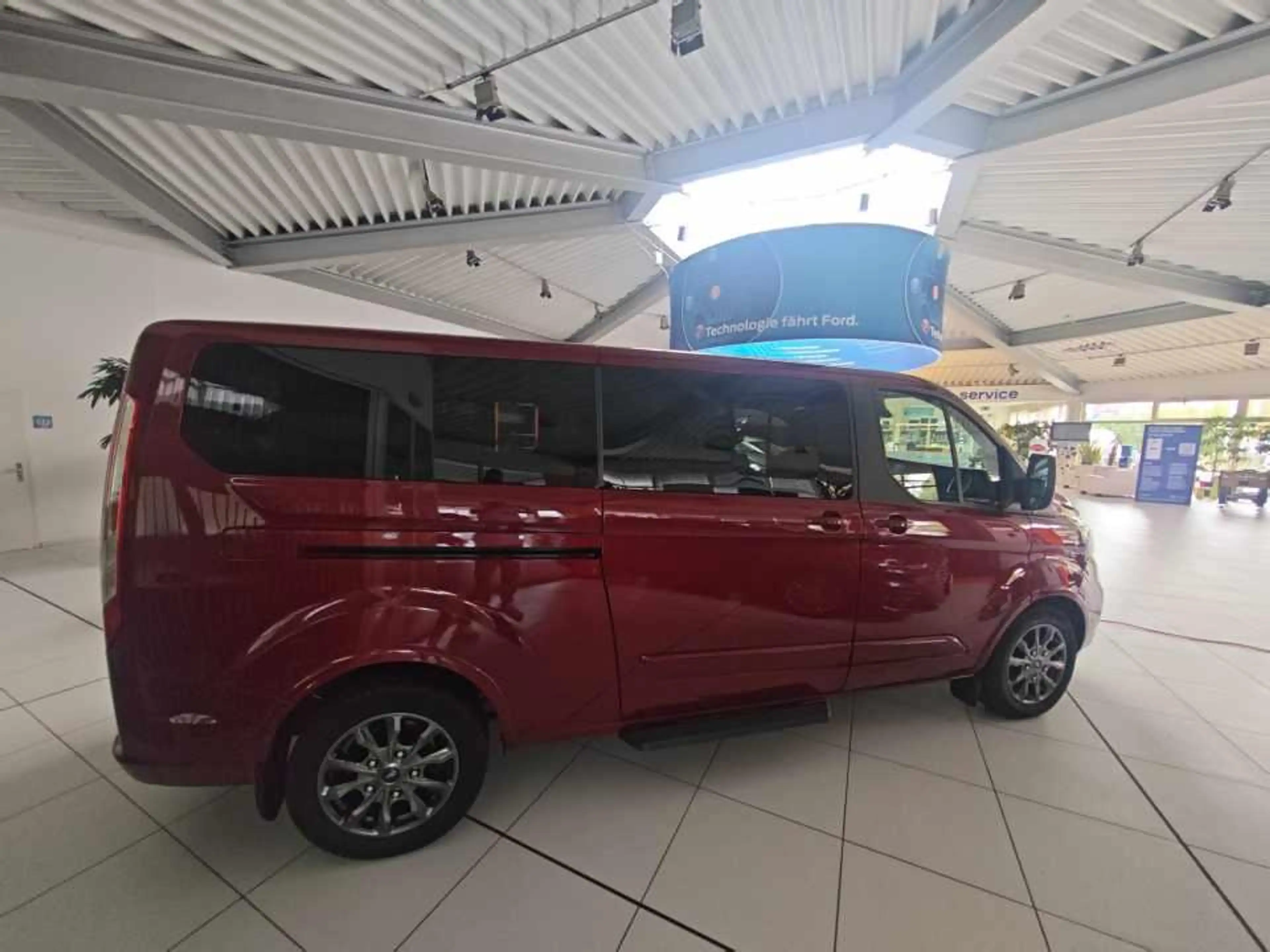 Ford Tourneo Custom TiTANiUM X L2 VOLL Sthz LEDER XENON KAMERA iACC AH — photo 5
