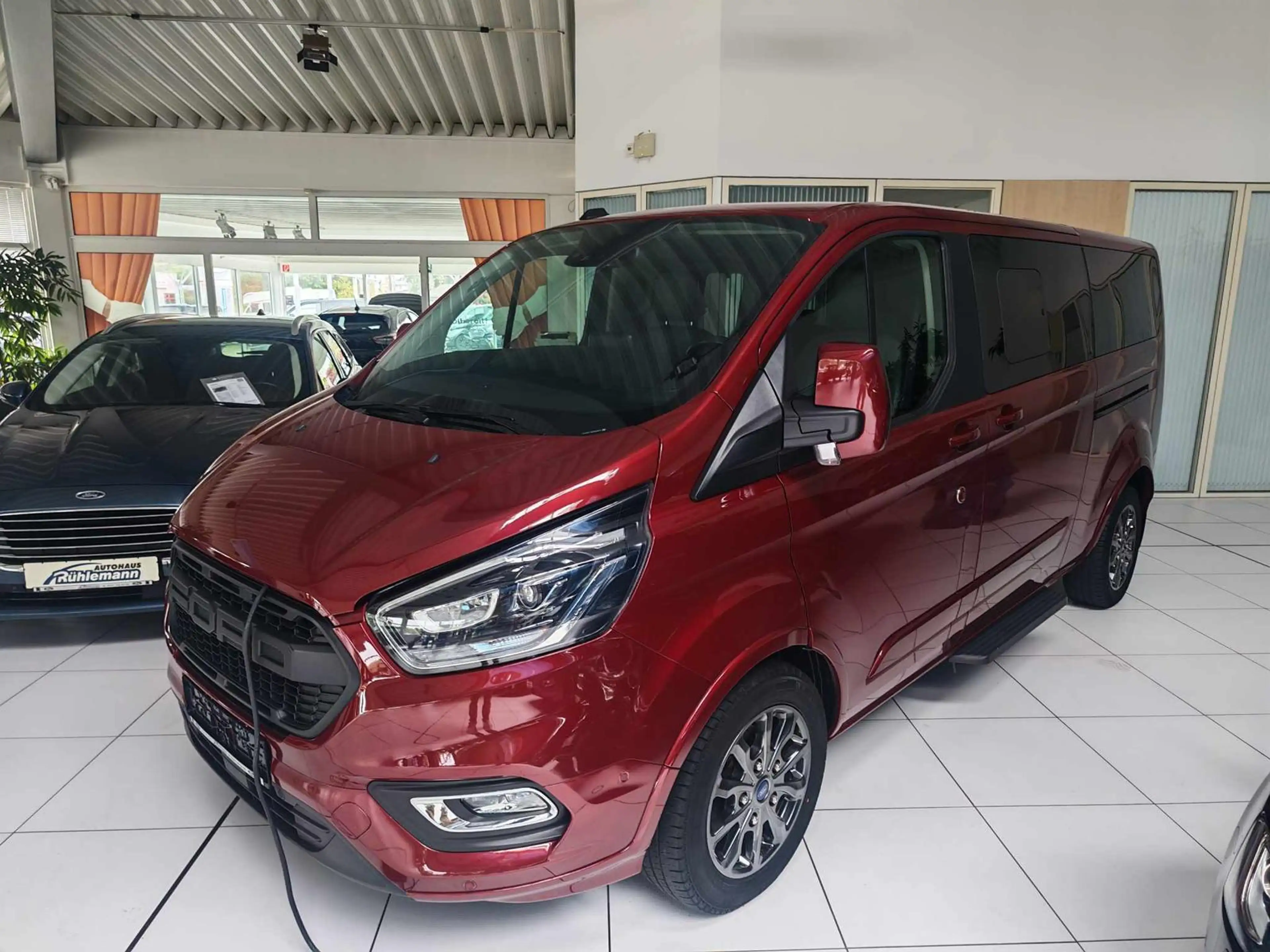 Ford Tourneo Custom TiTANiUM X L2 VOLL Sthz LEDER XENON KAMERA iACC AH — photo 2