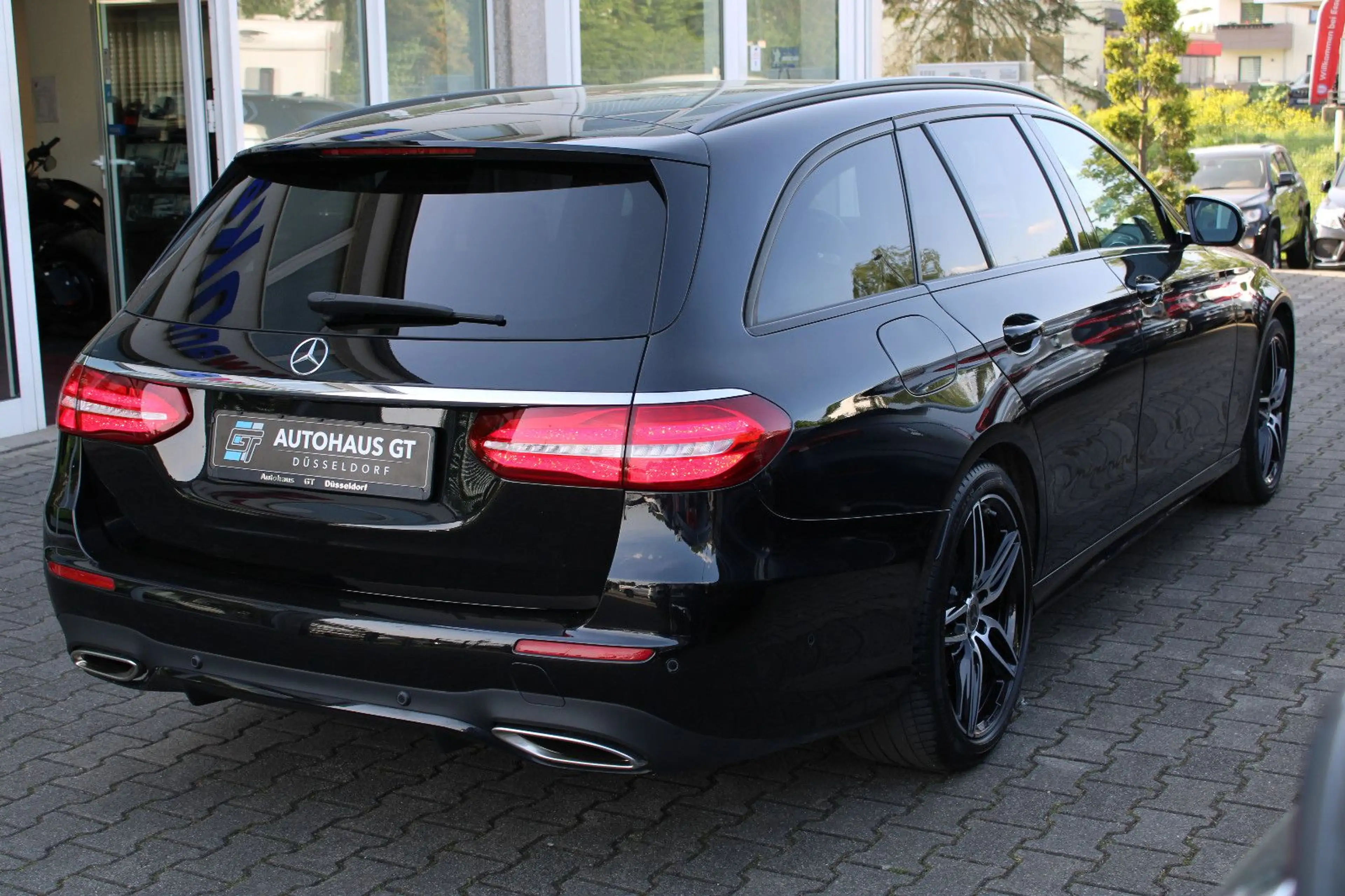 Mercedes-Benz E 200 T/AMG/Night/Klima/Navi/Kamera/Sitzhzg/AHK — photo 7
