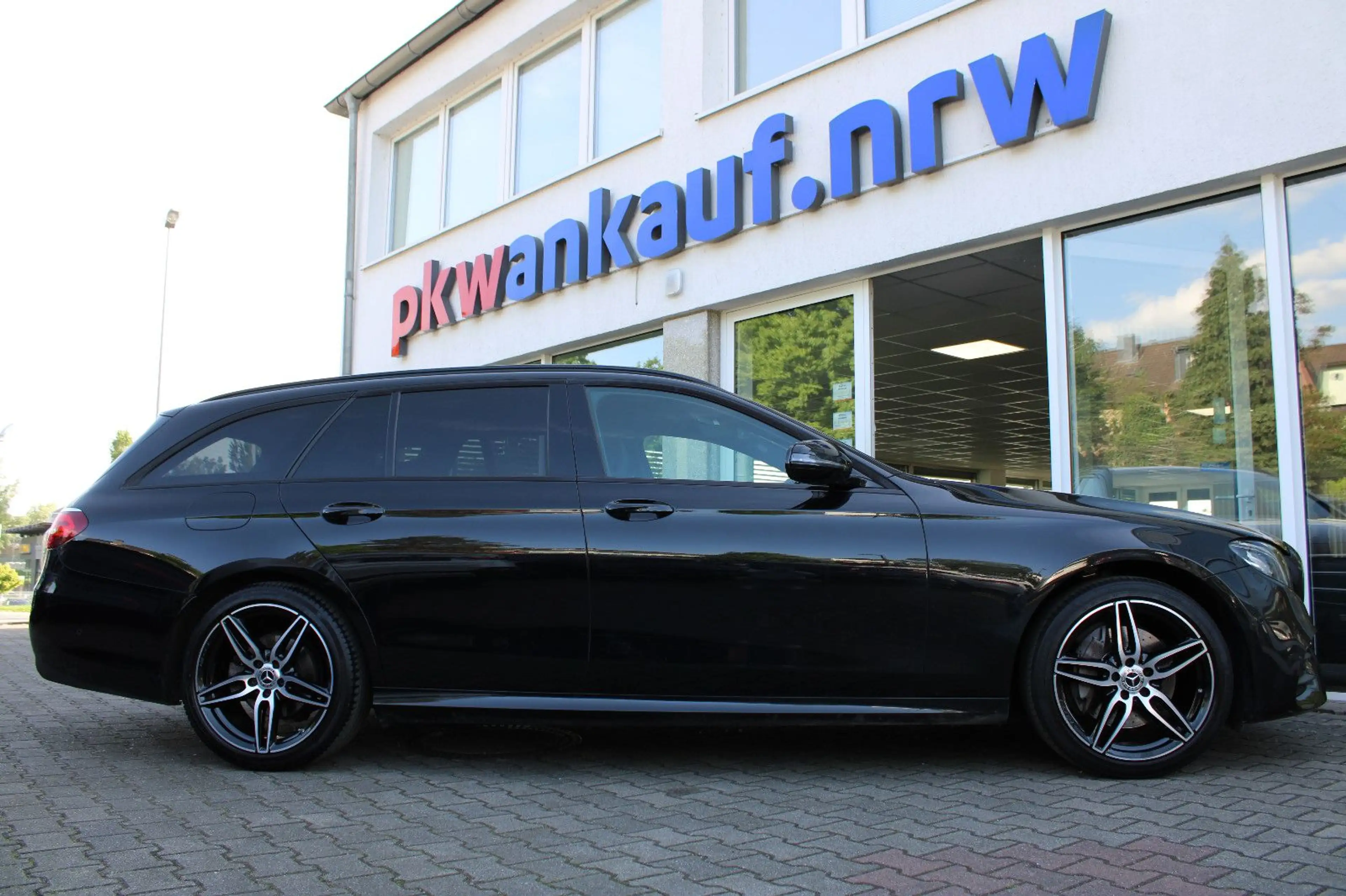 Mercedes-Benz E 200 T/AMG/Night/Klima/Navi/Kamera/Sitzhzg/AHK — photo 10