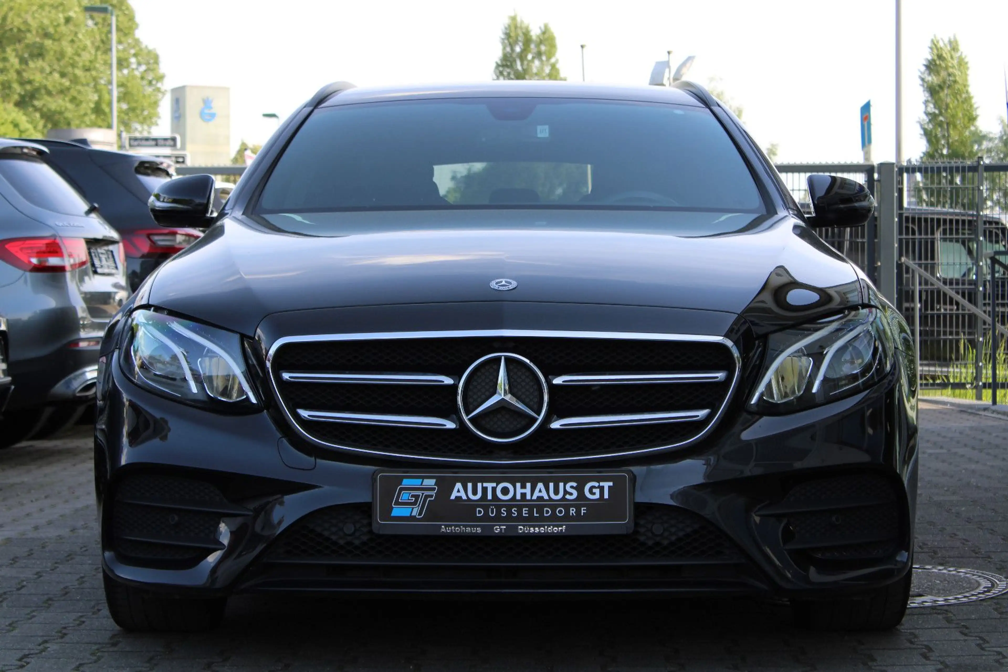 Mercedes-Benz E 200 T/AMG/Night/Klima/Navi/Kamera/Sitzhzg/AHK — photo 9