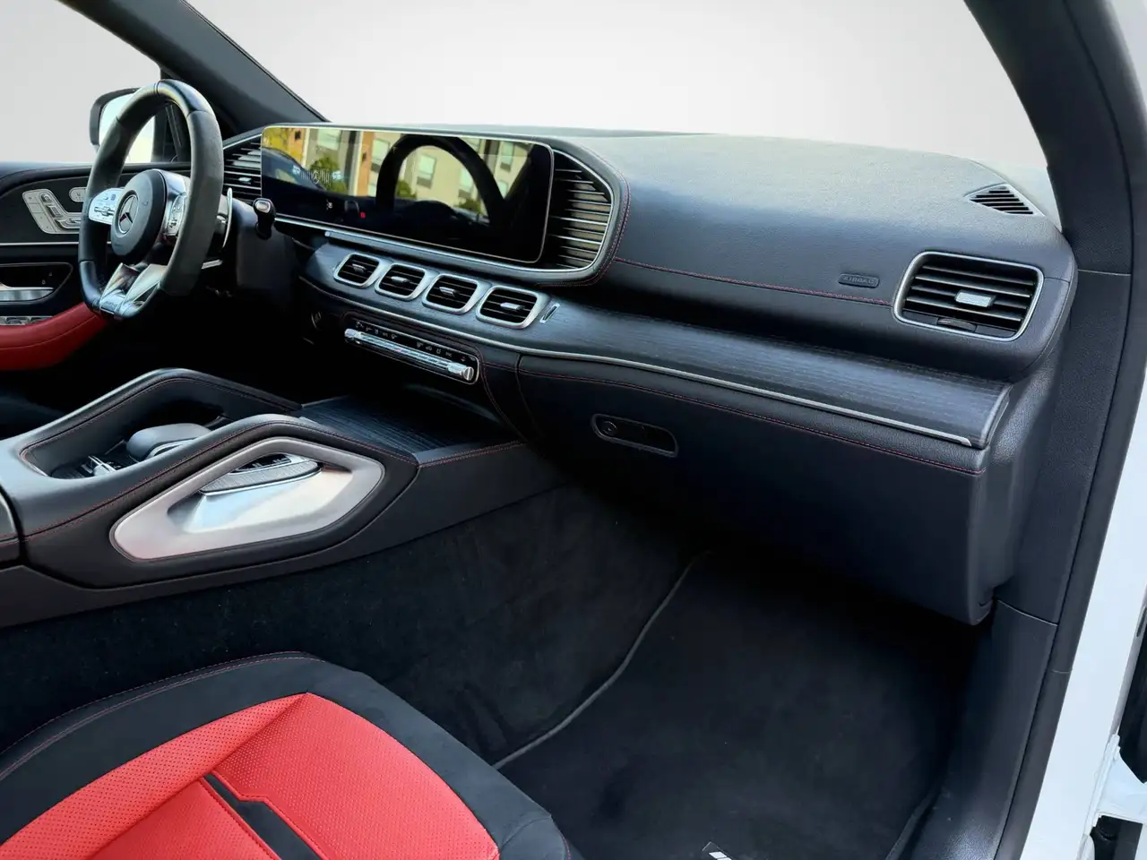 Mercedes-Benz GLE снимка Mercedes-Benz GLE
