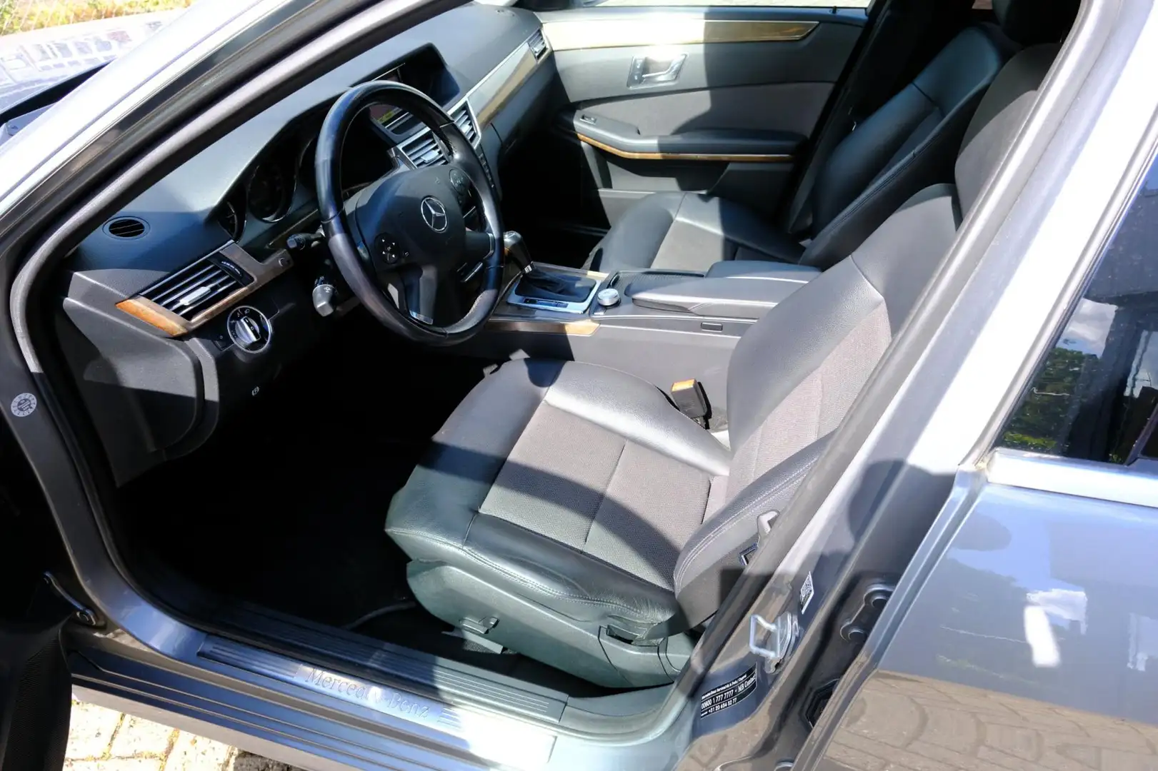 Mercedes-Benz E 200 CGI 184pk Business Class Avantgarde Aut. Xenon|Nav Szürke - 2