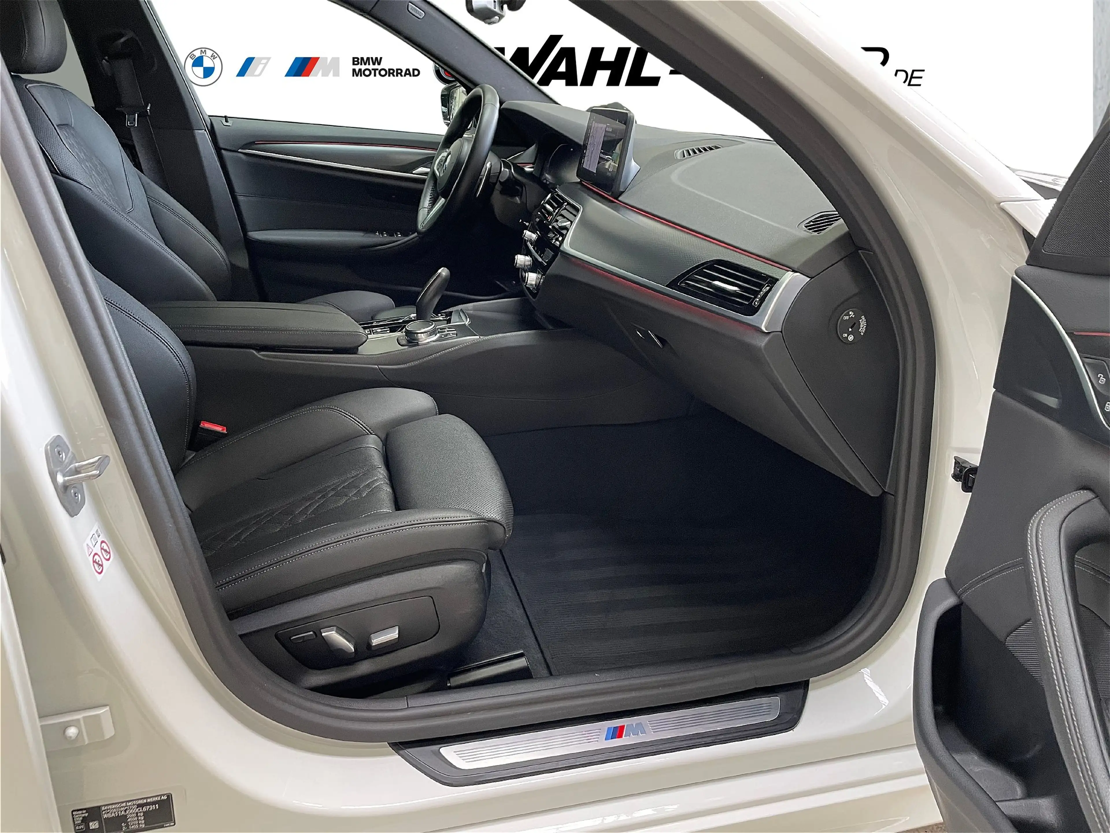 BMW 530 d Touring — photo 11