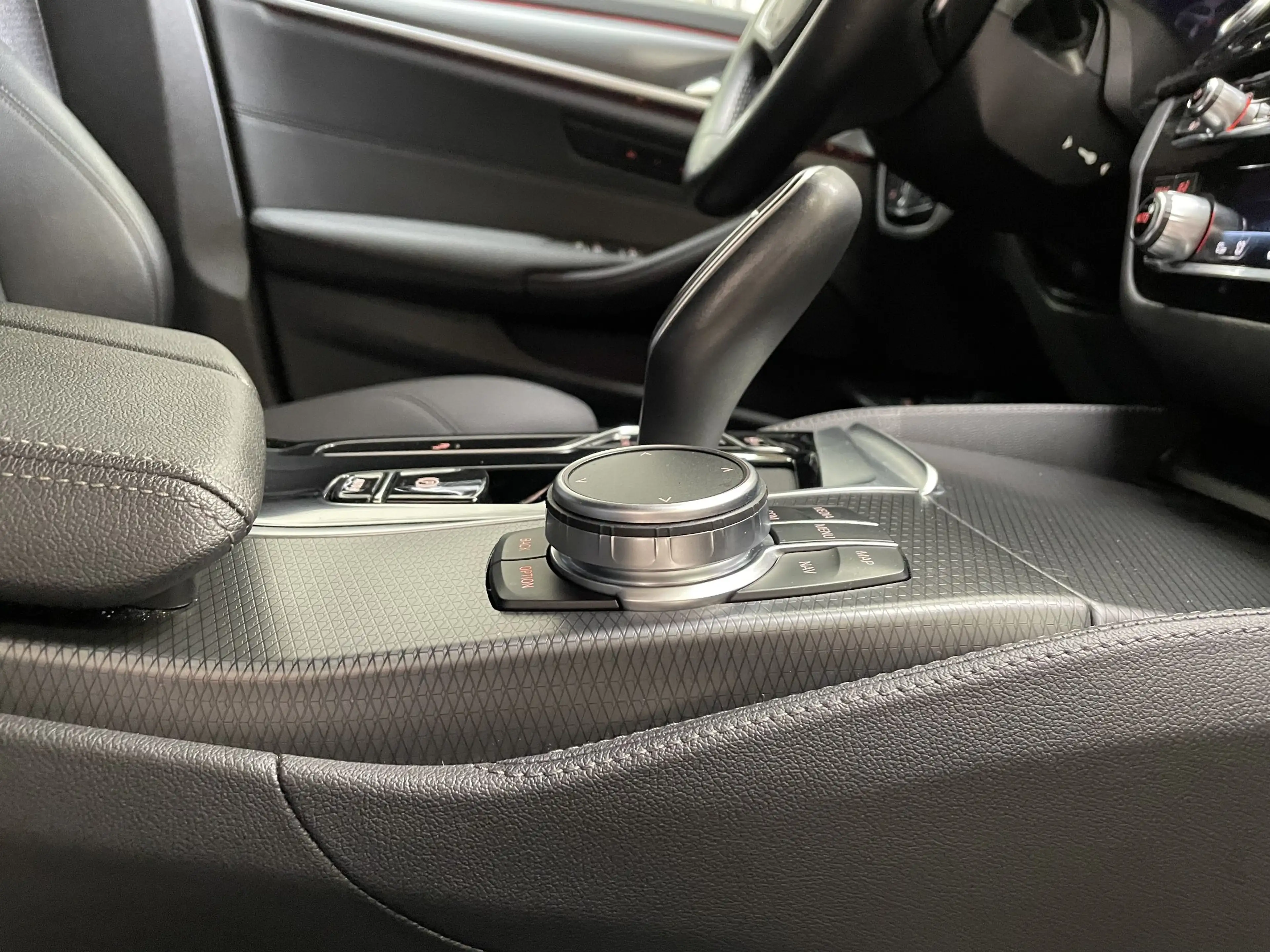 BMW 530 d Touring — photo 14
