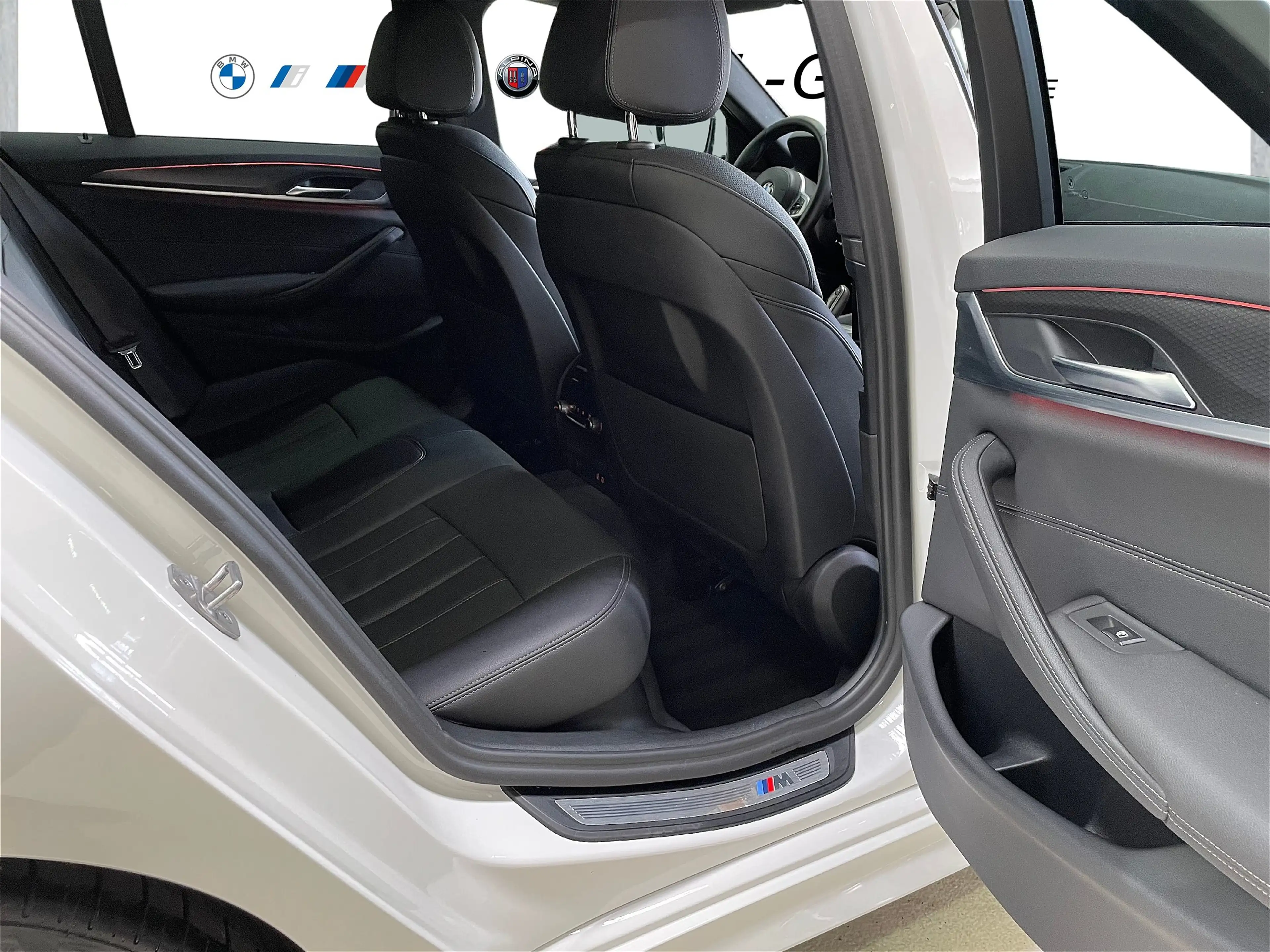 BMW 530 d Touring — photo 12