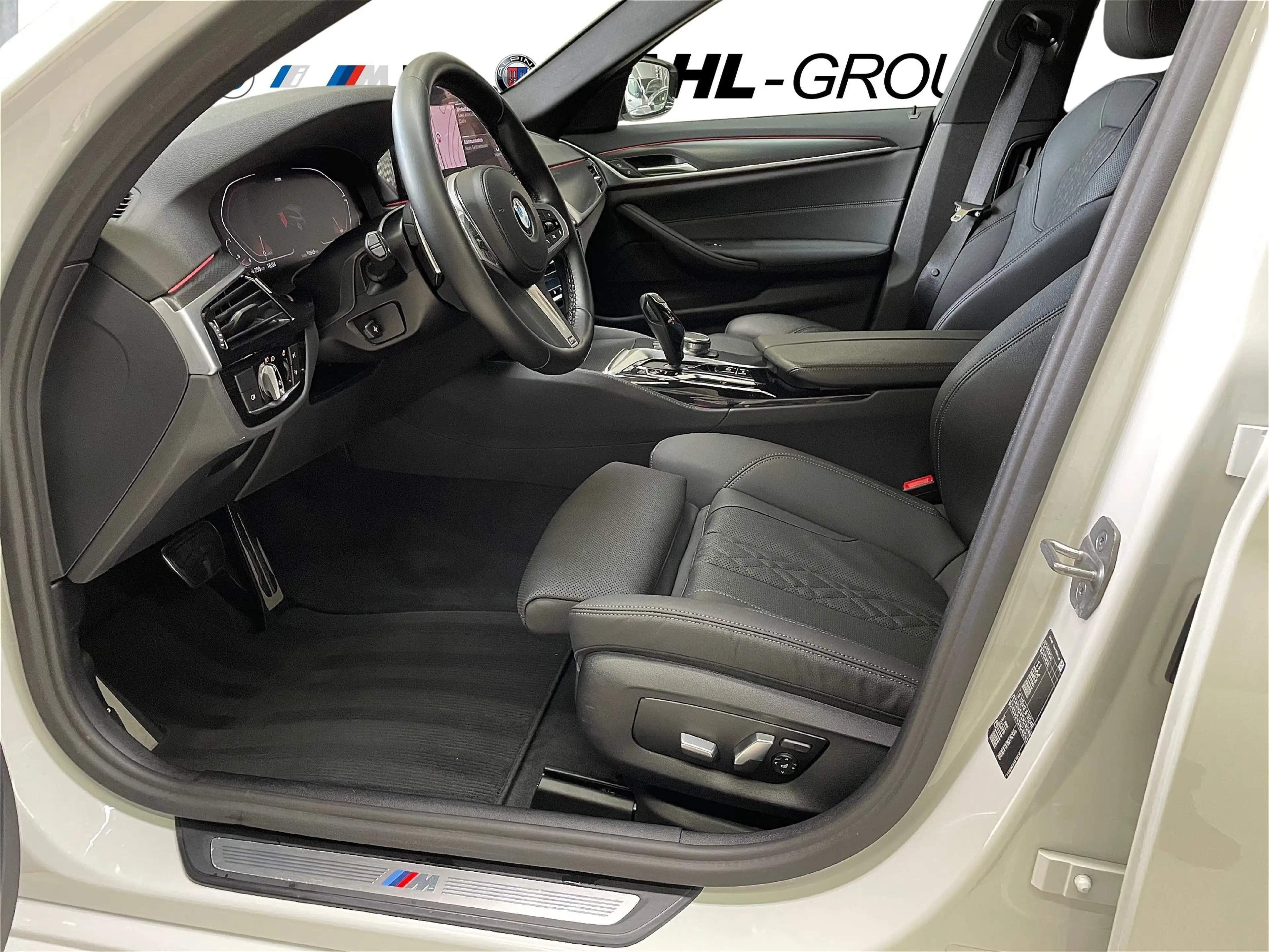 BMW 530 d Touring — photo 10