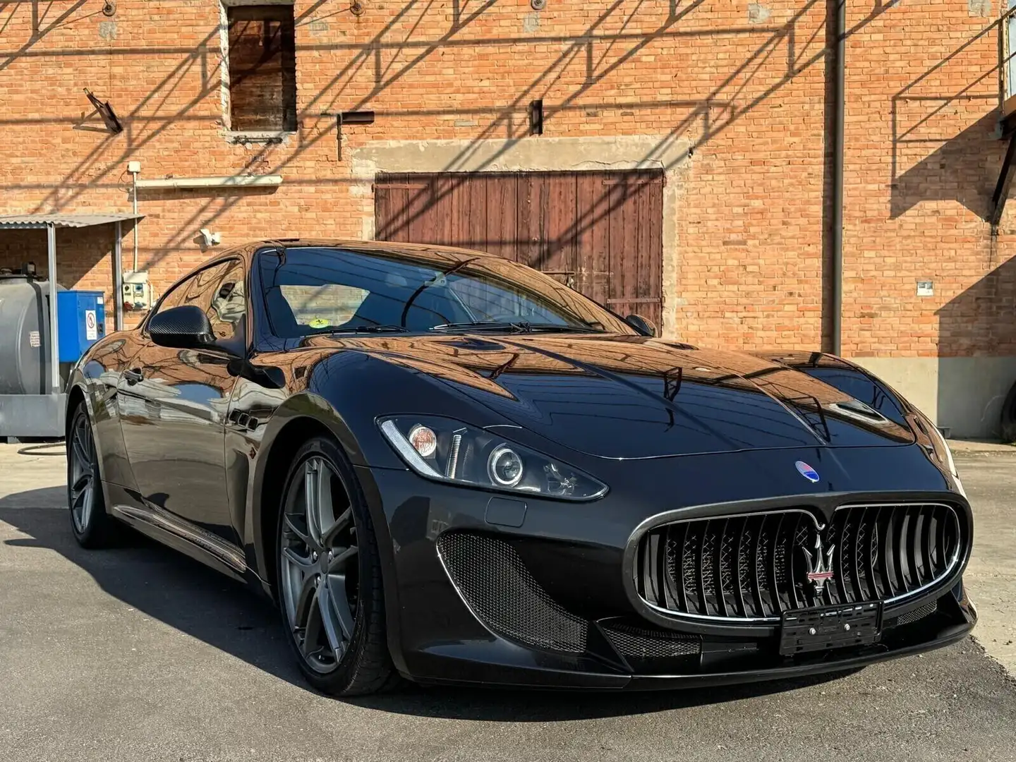 Maserati GranTurismo MC STRADALE CARBON Grau - 2