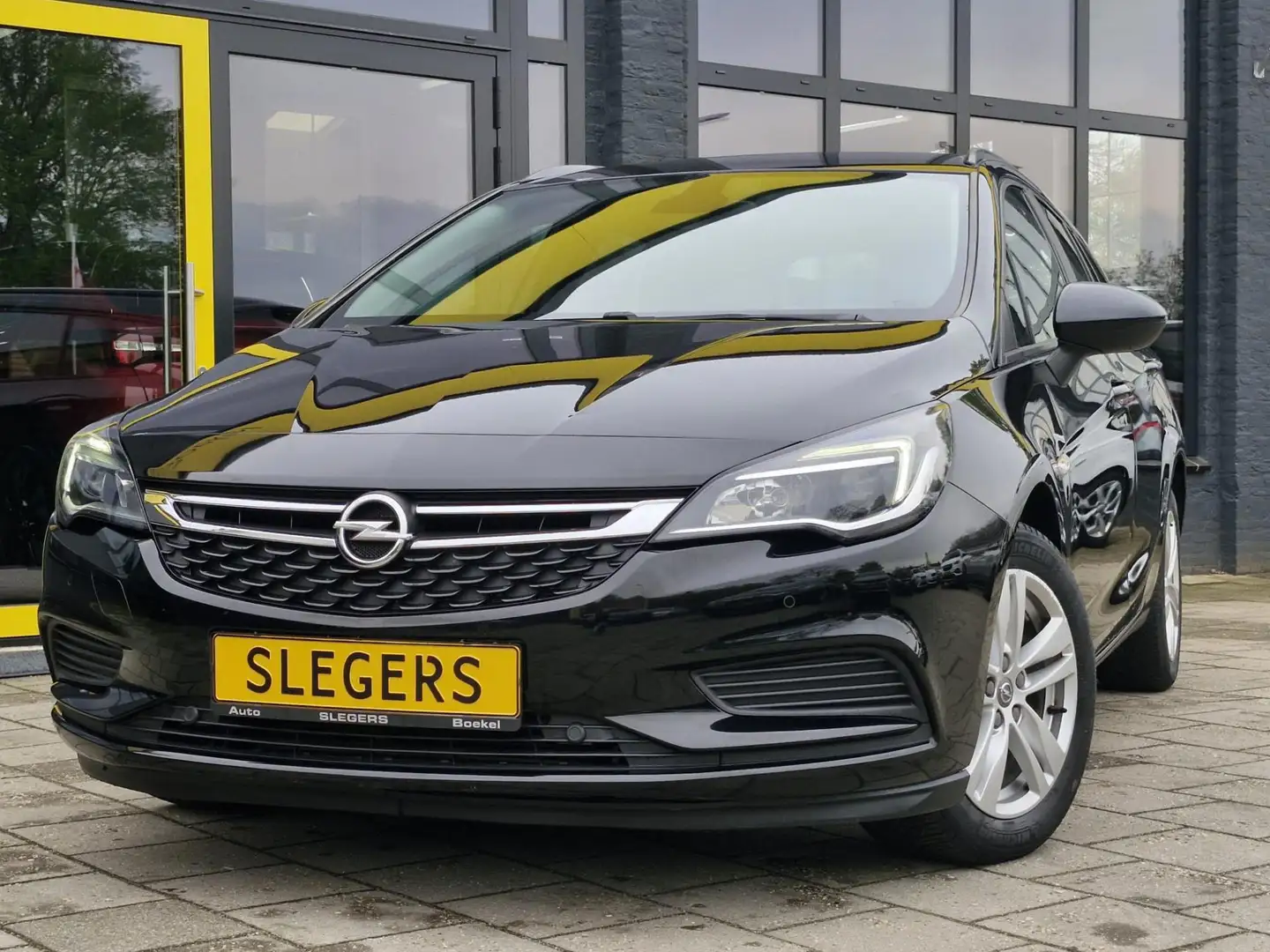 Opel Astra SPORTS TOURER 1.0 Business Executive | Parkeer Sen Zwart - 2